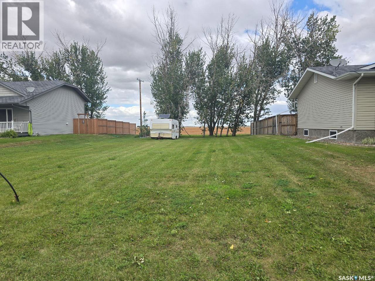 Photo 1 of 106 Willard Drive, Vanscoy SK