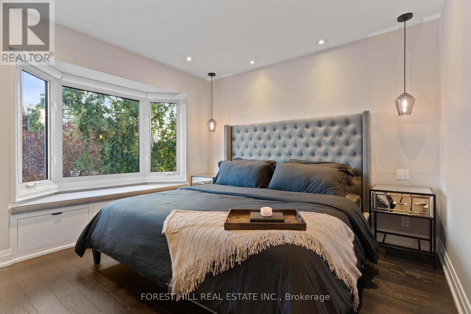 Photo 19 of 6633 Eastridge Road, Mississauga ON