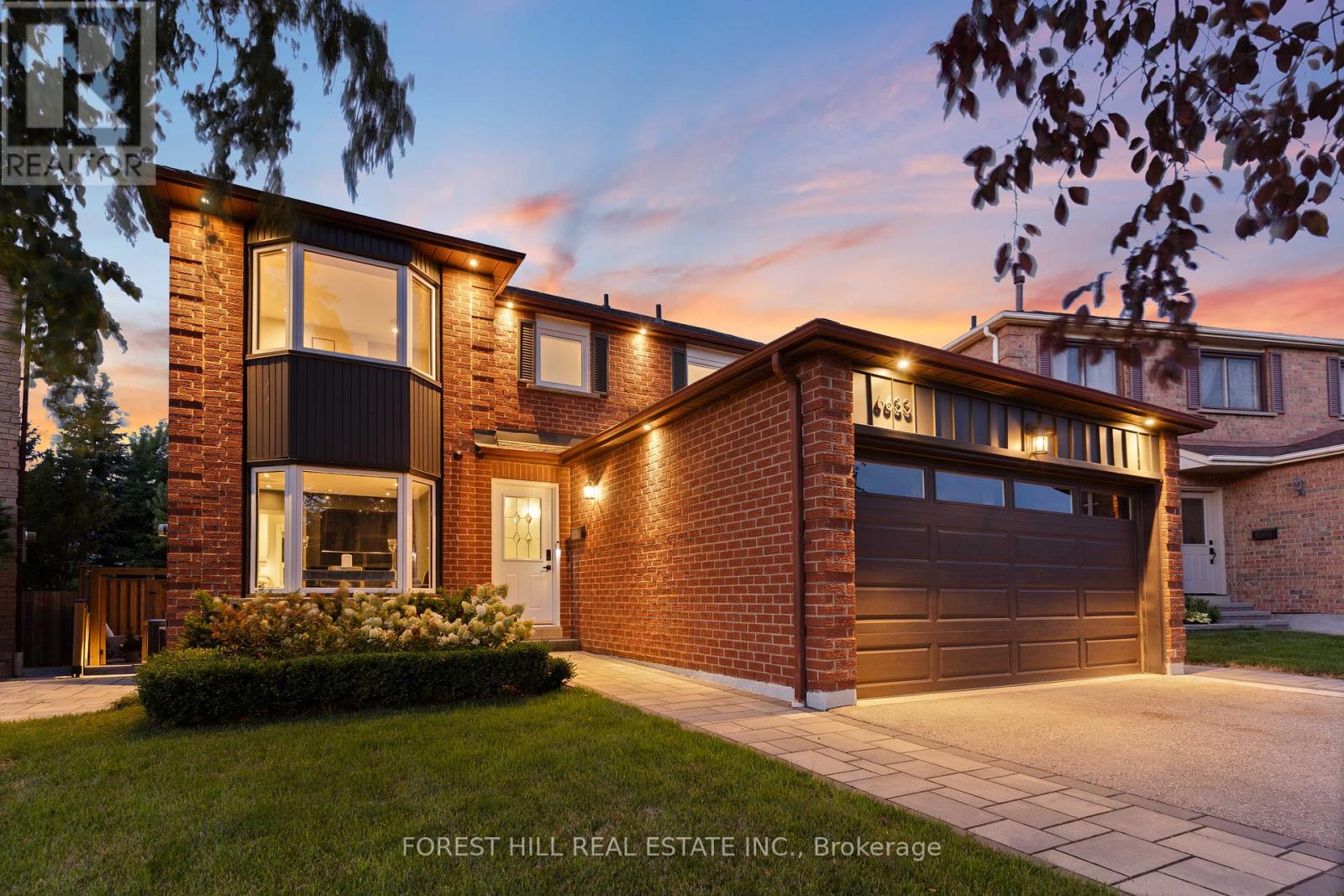 Photo 2 of 6633 Eastridge Road, Mississauga ON