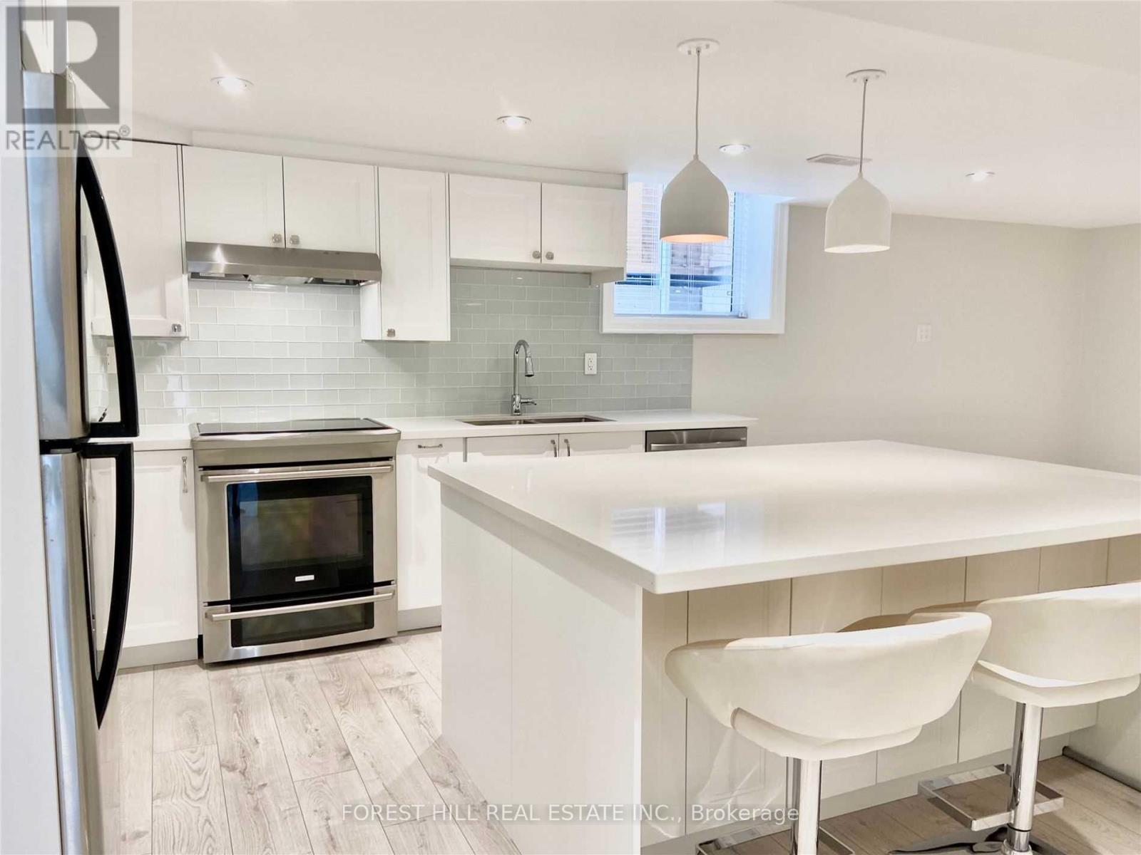 Photo 32 of 6633 Eastridge Road, Mississauga ON