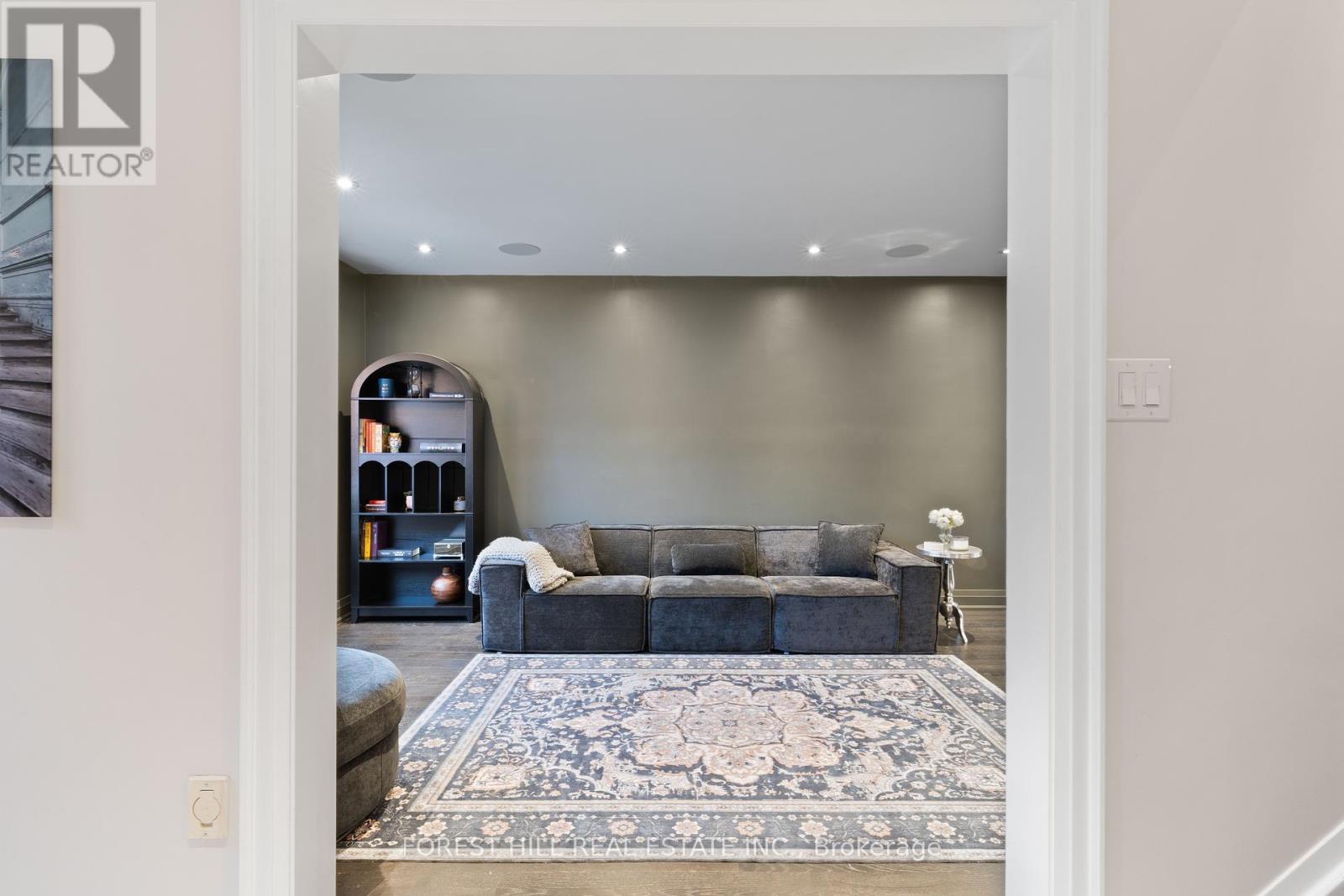 Photo 6 of 6633 Eastridge Road, Mississauga ON