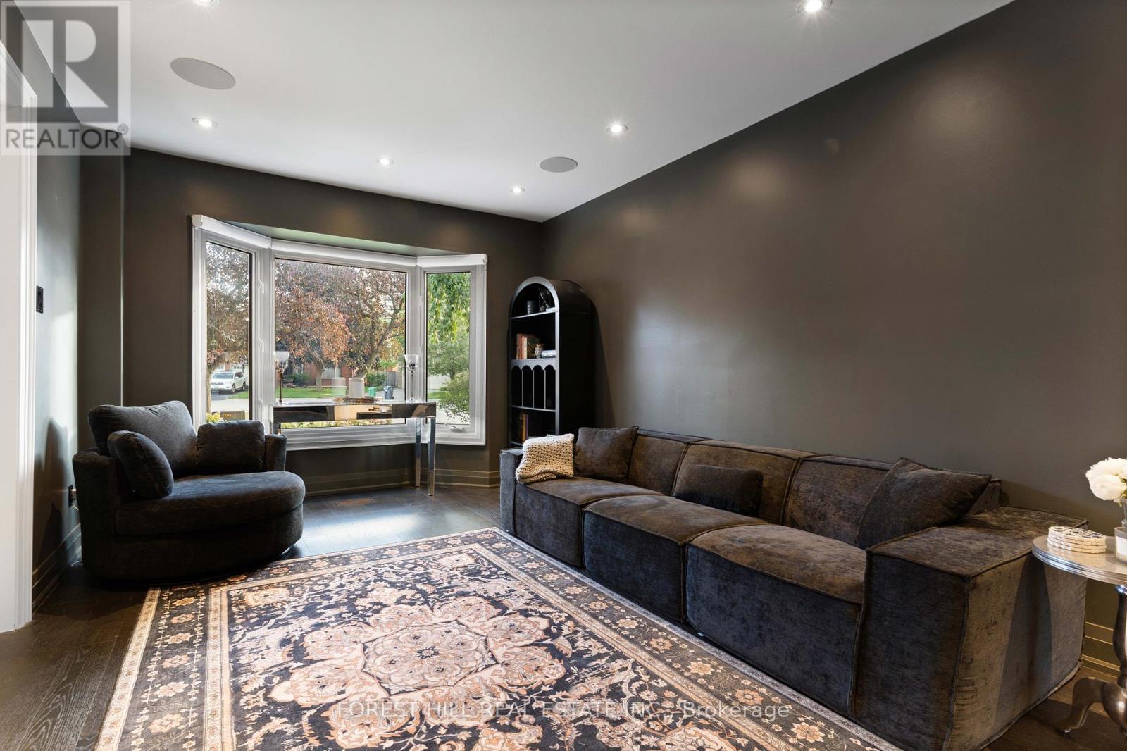 Photo 8 of 6633 Eastridge Road, Mississauga ON