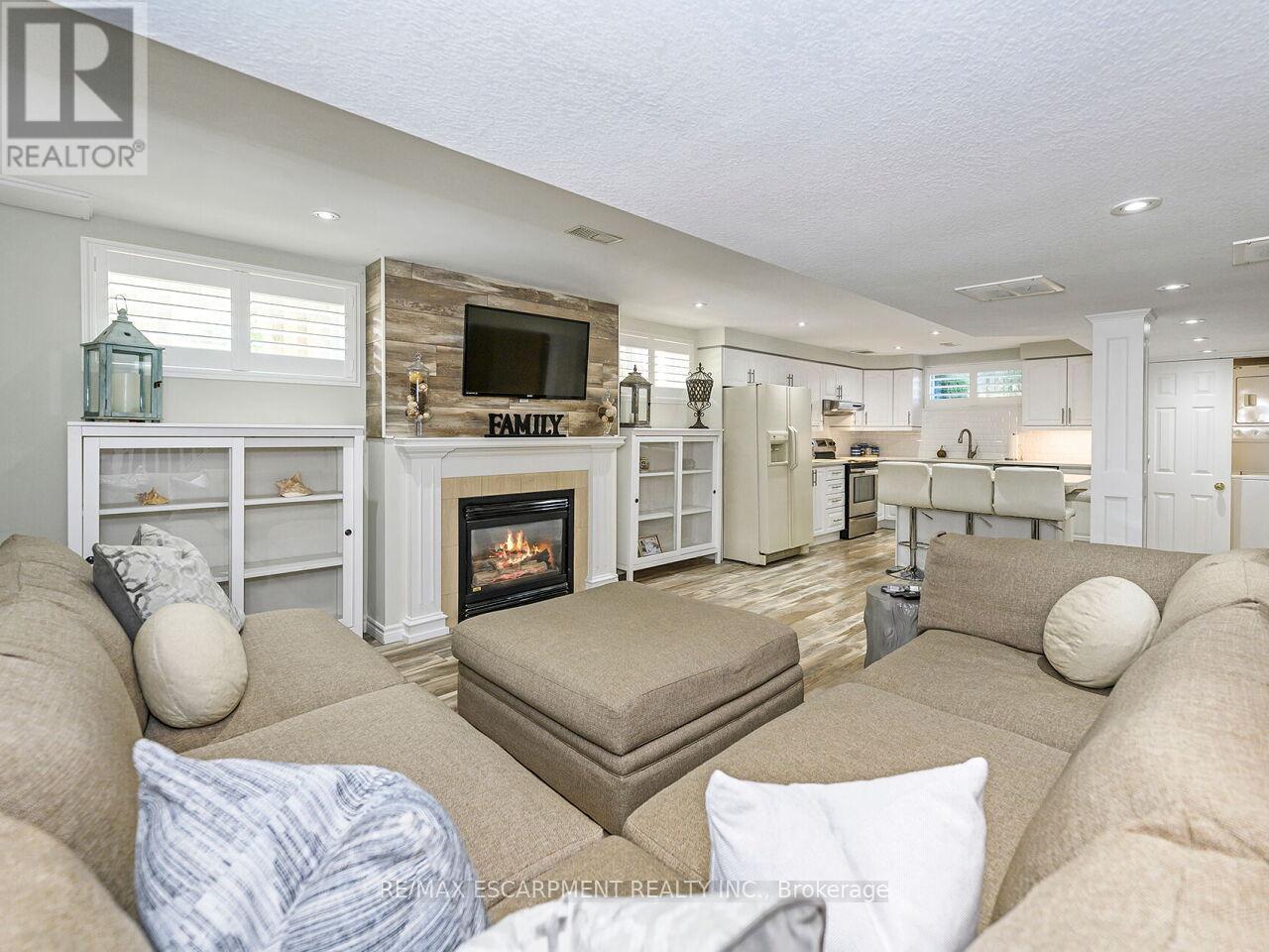 Photo 29 of 2026 Waterbridge Drive, Burlington ON