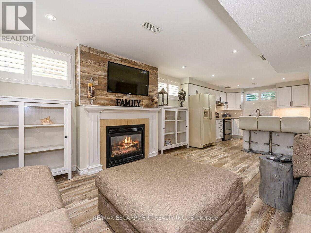 Photo 31 of 2026 Waterbridge Drive, Burlington ON