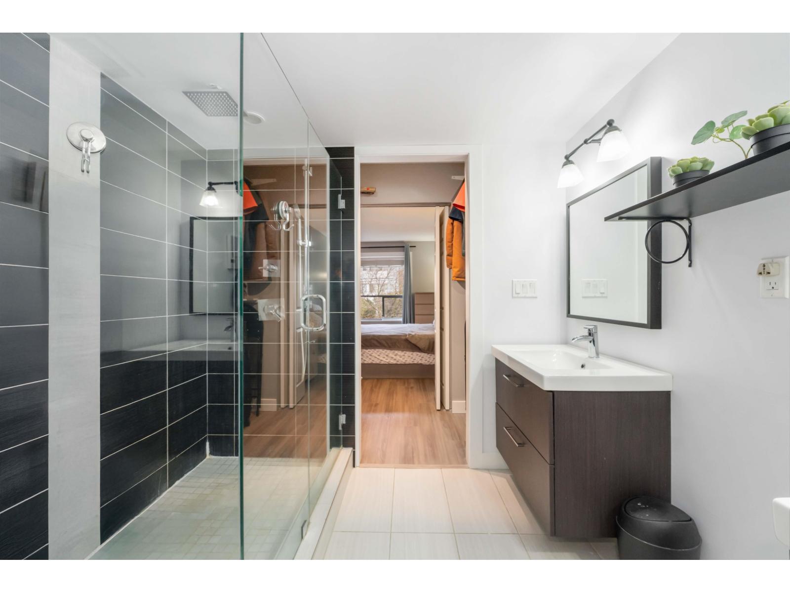 Photo 10 of 205 1473 Blackwood Street, White Rock BC