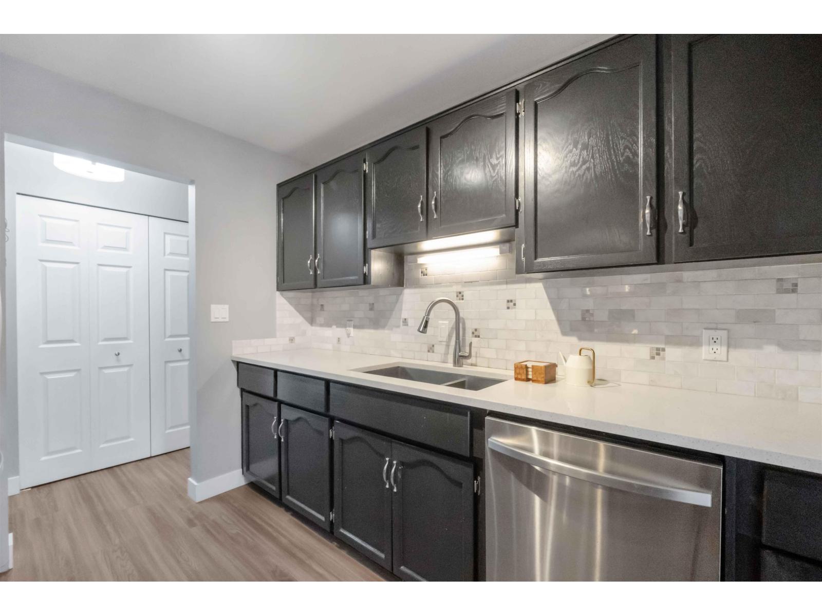 Photo 11 of 205 1473 Blackwood Street, White Rock BC