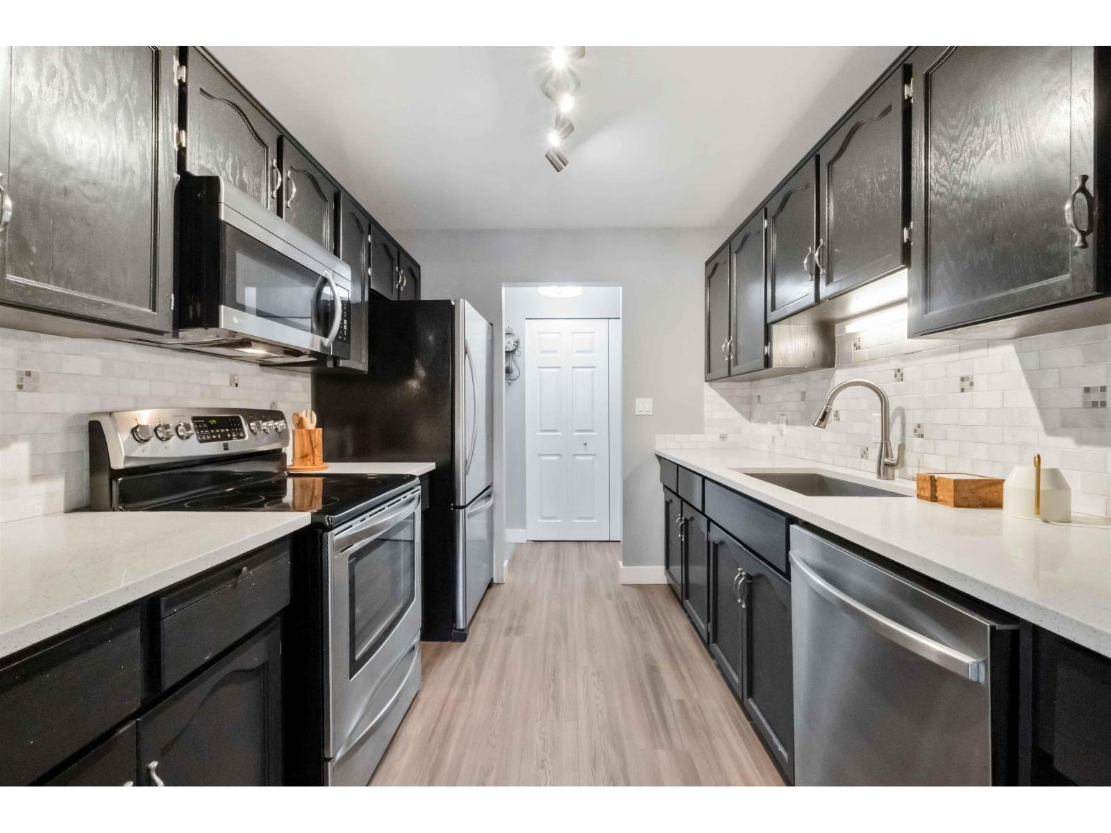 Photo 13 of 205 1473 Blackwood Street, White Rock BC
