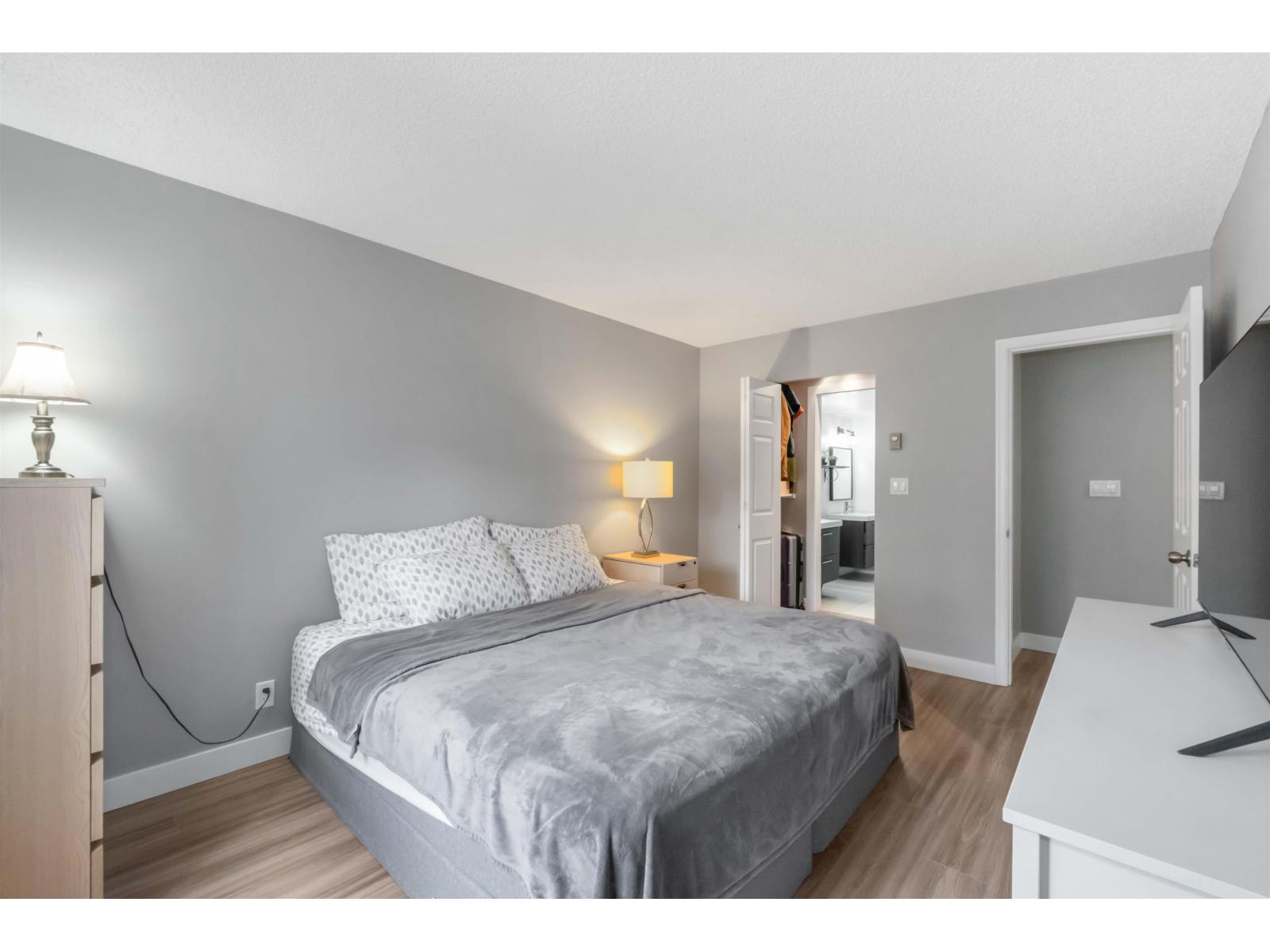 Photo 15 of 205 1473 Blackwood Street, White Rock BC