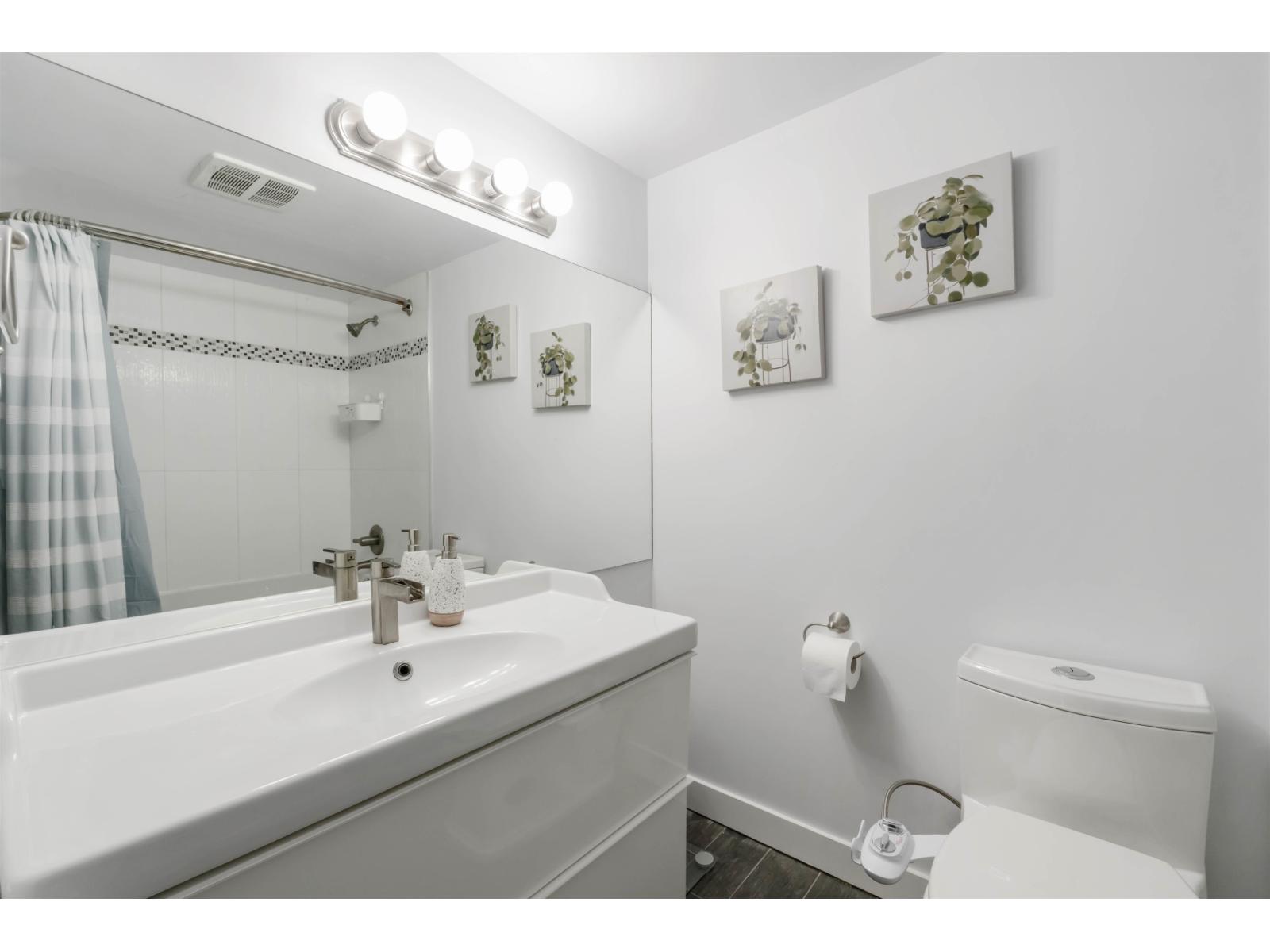 Photo 19 of 205 1473 Blackwood Street, White Rock BC