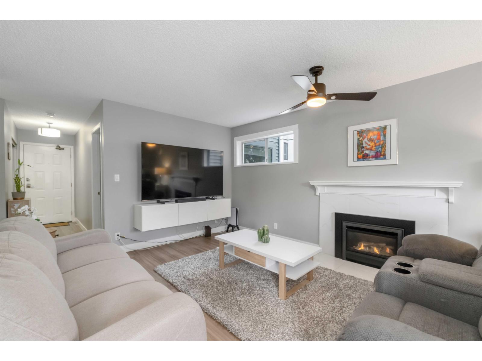 Photo 3 of 205 1473 Blackwood Street, White Rock BC