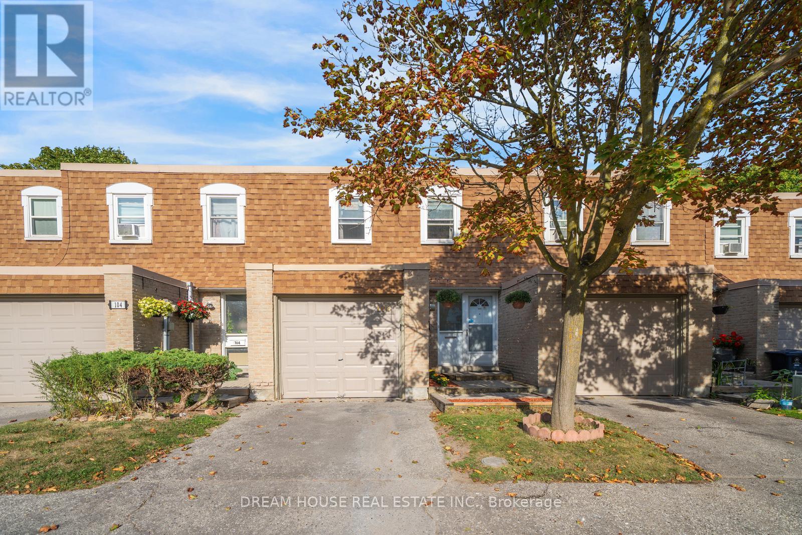 Photo 1 of 106 850 Huntingwood Drive, Toronto ON