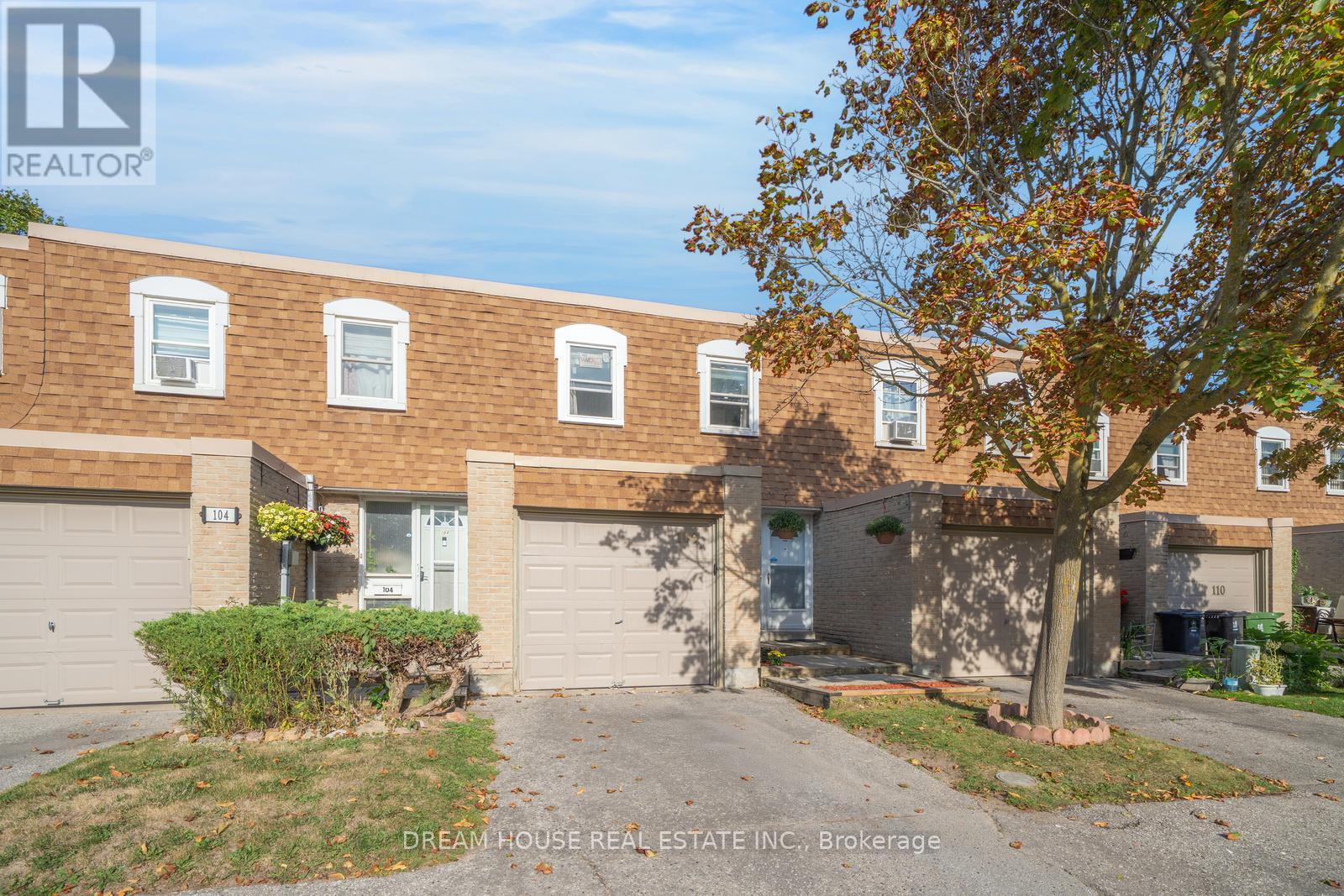 Photo 2 of 106 850 Huntingwood Drive, Toronto ON