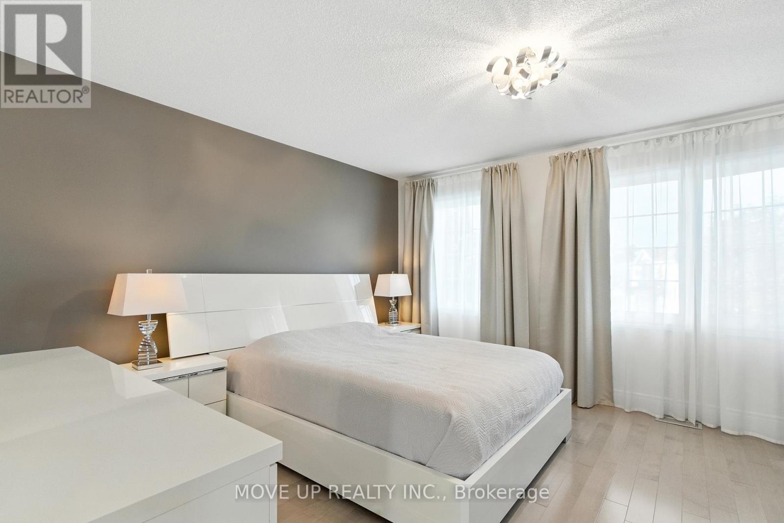 Photo 20 of 102 Trudelle Crescent, Brampton ON