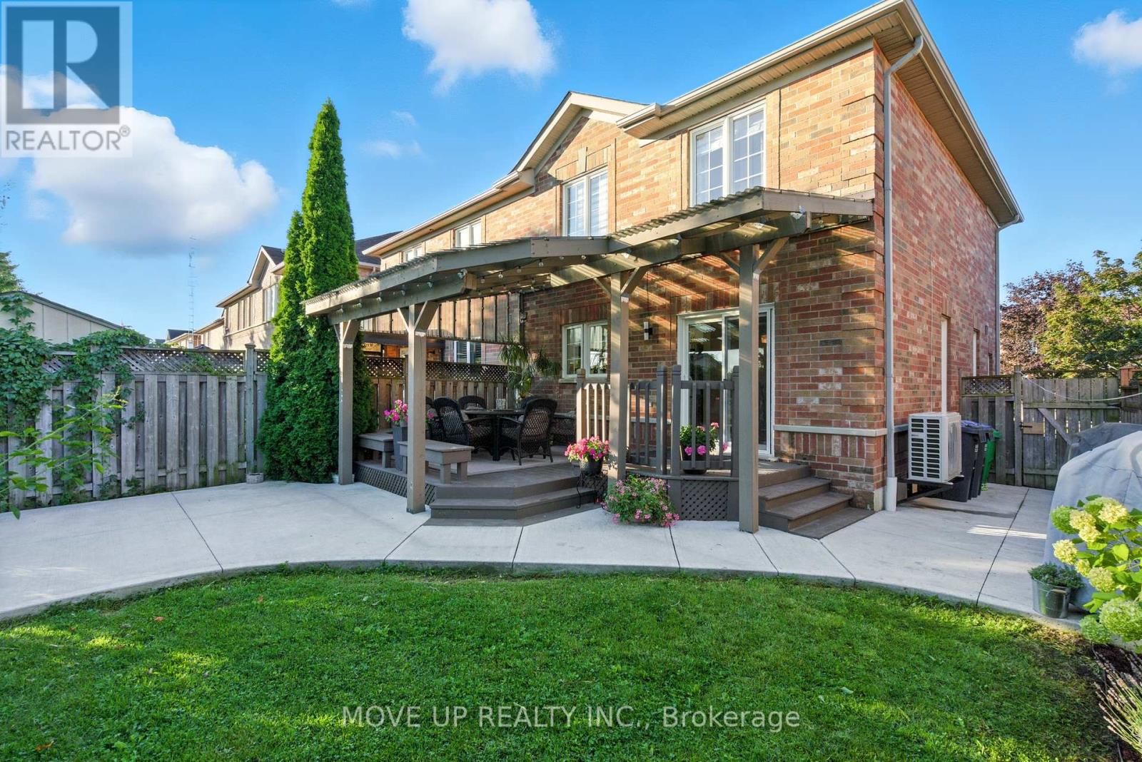 Photo 27 of 102 Trudelle Crescent, Brampton ON