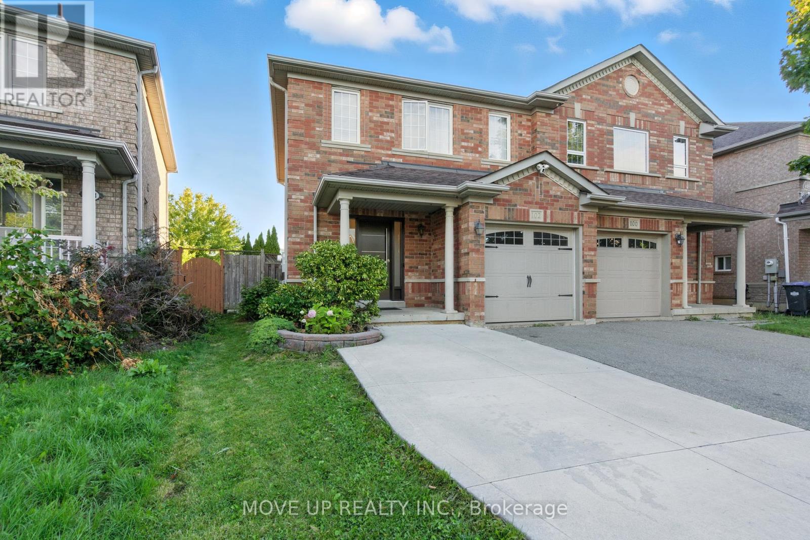 Photo 4 of 102 Trudelle Crescent, Brampton ON