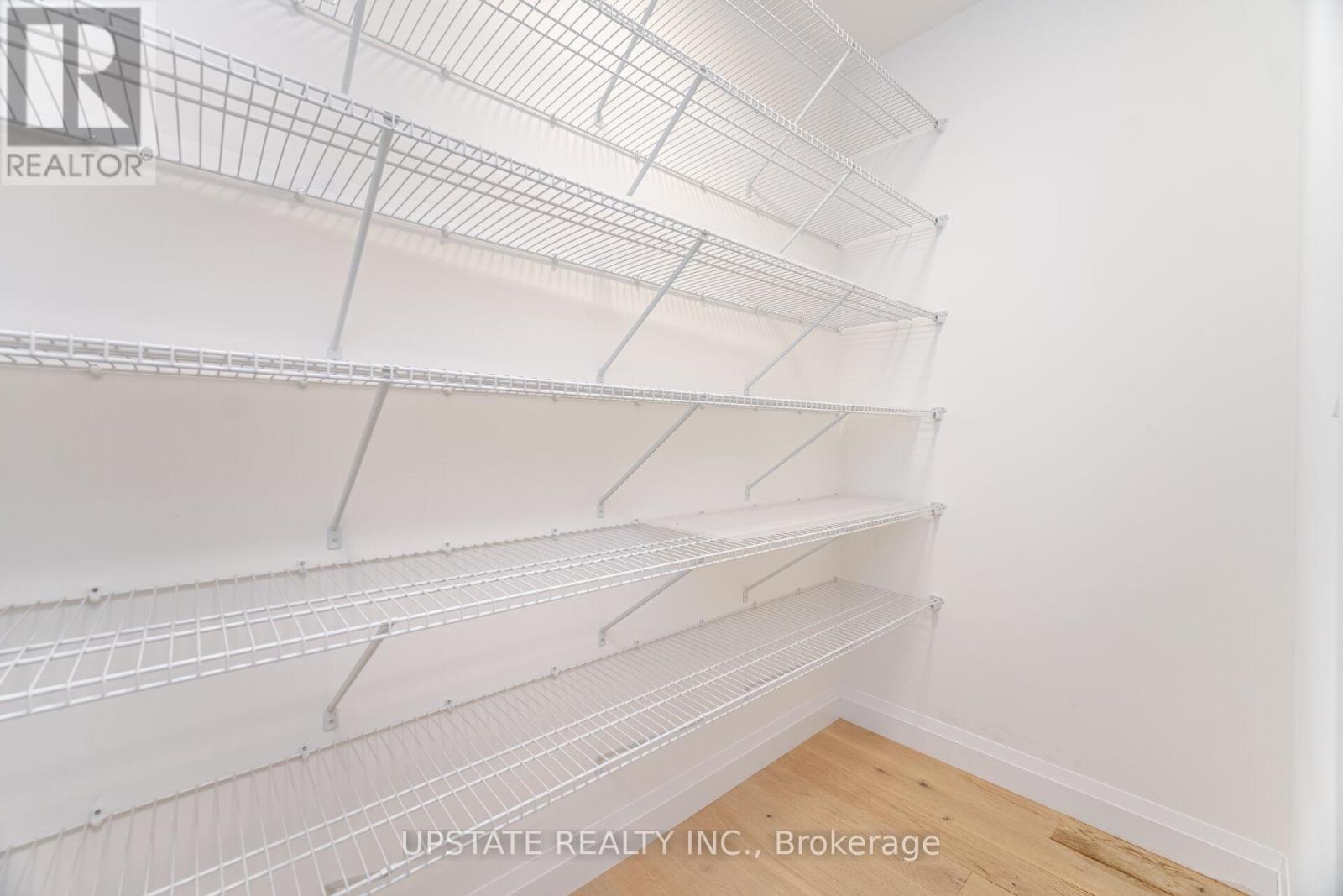 Photo 12 of 236 Mount Pleasant Street, Brantford ON
