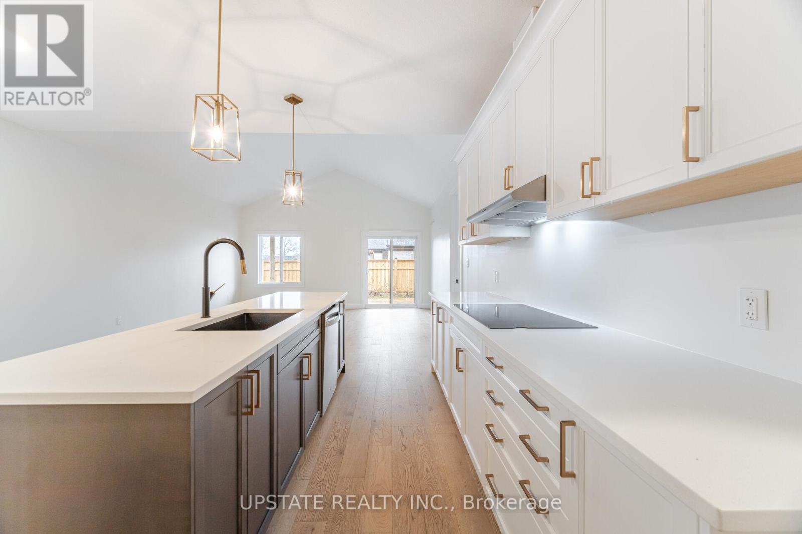 Photo 13 of 236 Mount Pleasant Street, Brantford ON