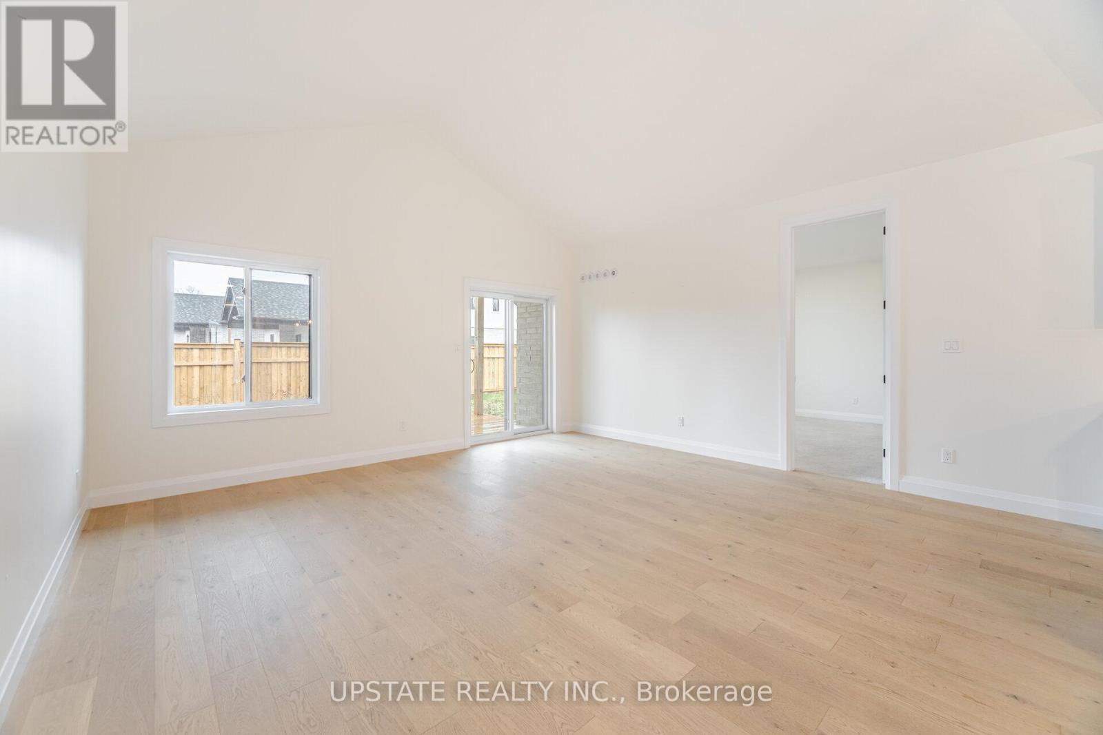 Photo 15 of 236 Mount Pleasant Street, Brantford ON