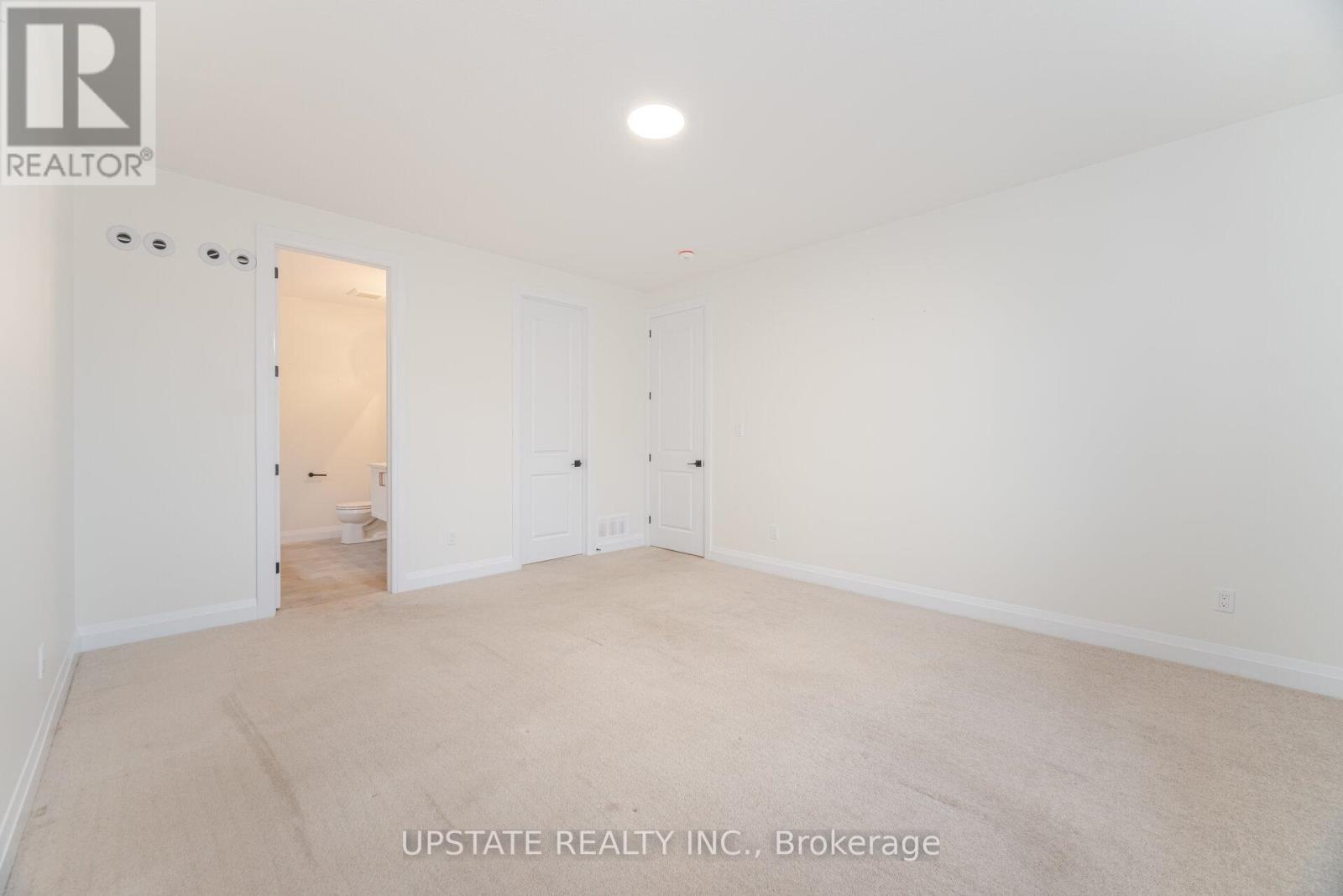 Photo 19 of 236 Mount Pleasant Street, Brantford ON