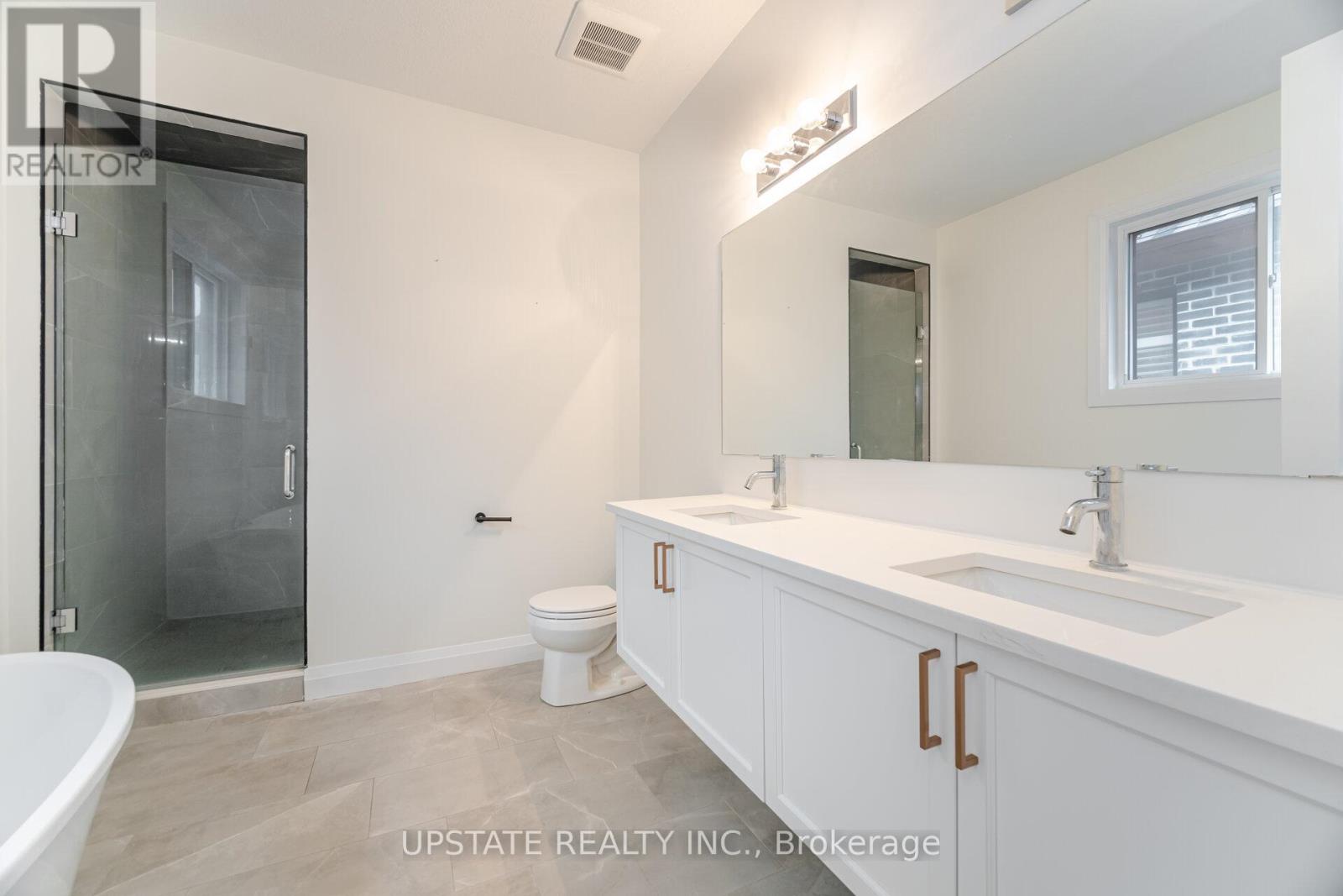 Photo 20 of 236 Mount Pleasant Street, Brantford ON