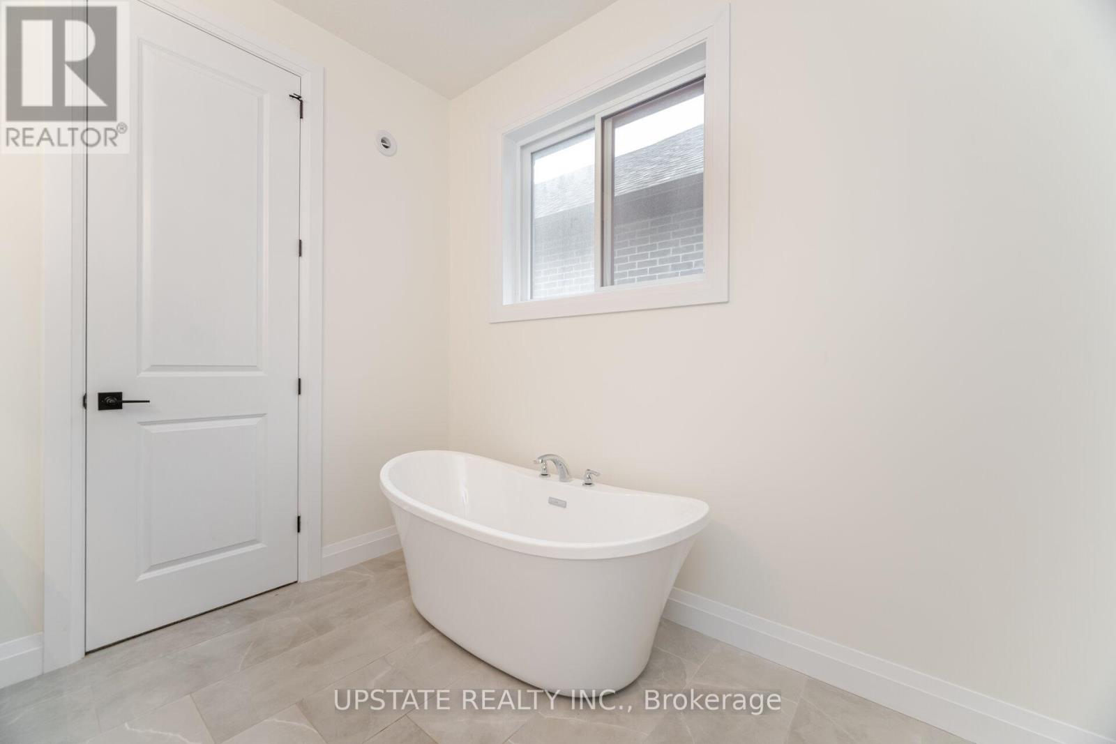Photo 21 of 236 Mount Pleasant Street, Brantford ON