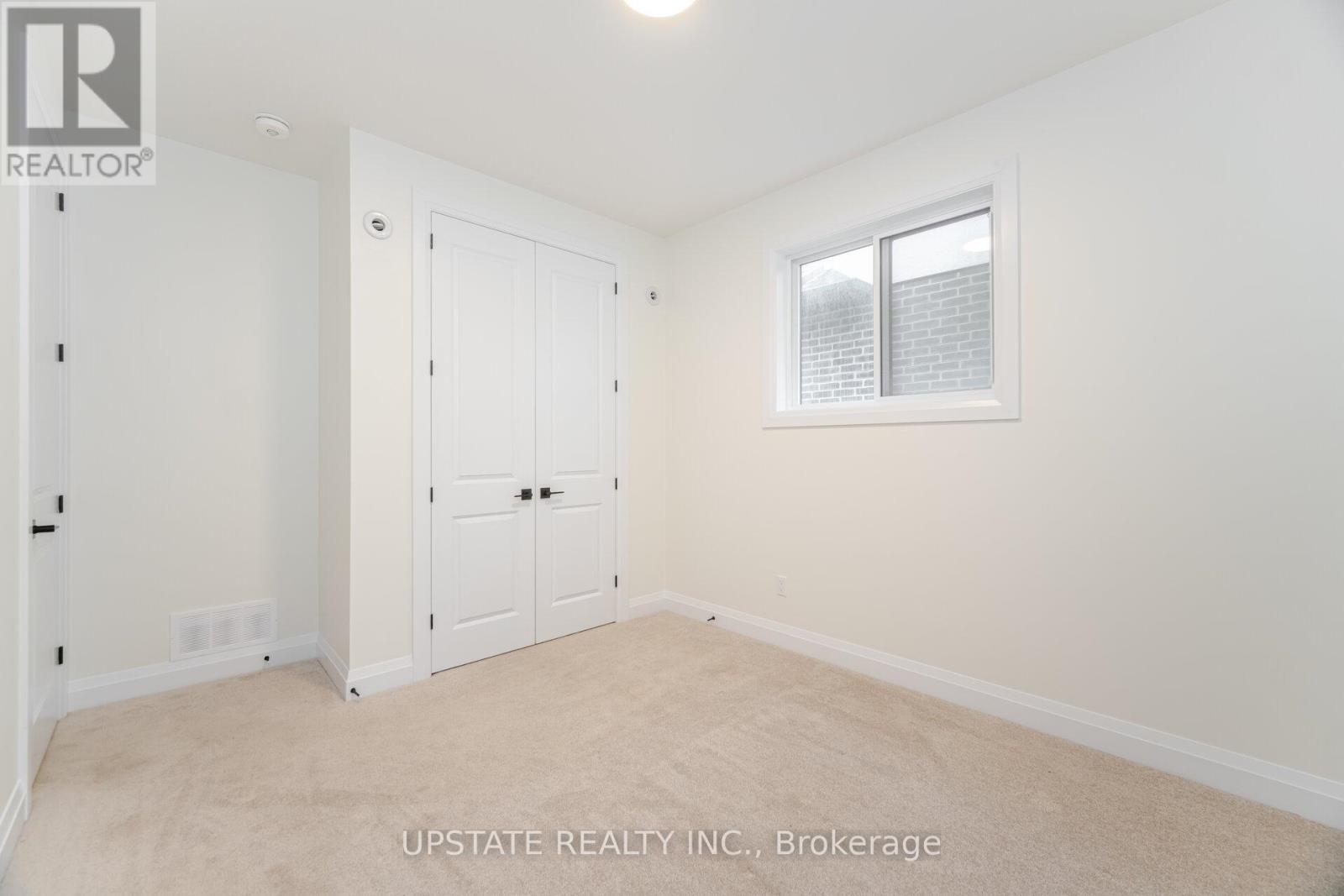 Photo 26 of 236 Mount Pleasant Street, Brantford ON