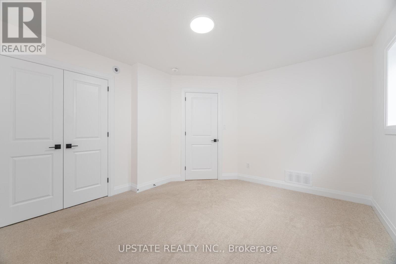 Photo 38 of 236 Mount Pleasant Street, Brantford ON