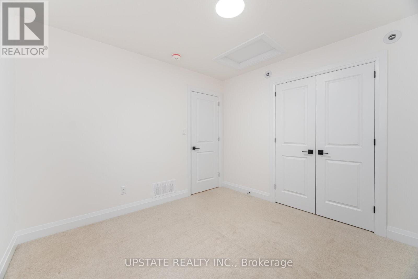 Photo 40 of 236 Mount Pleasant Street, Brantford ON