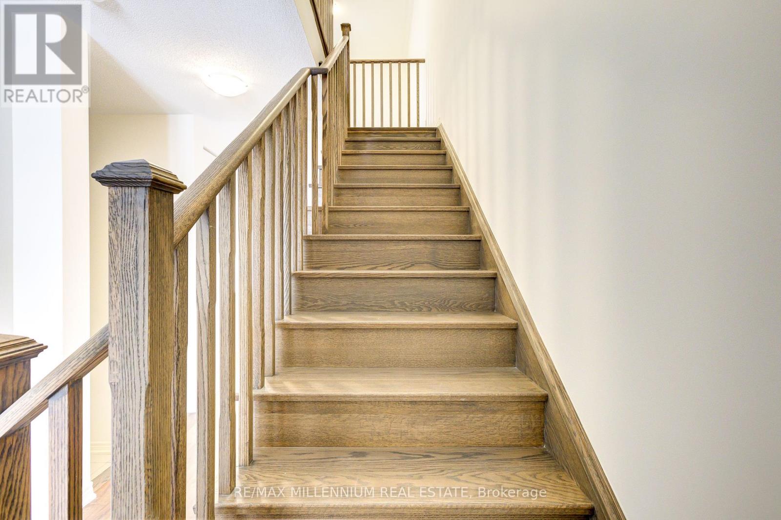 Photo 13 of 23 Gledhill Crescent, Cambridge ON