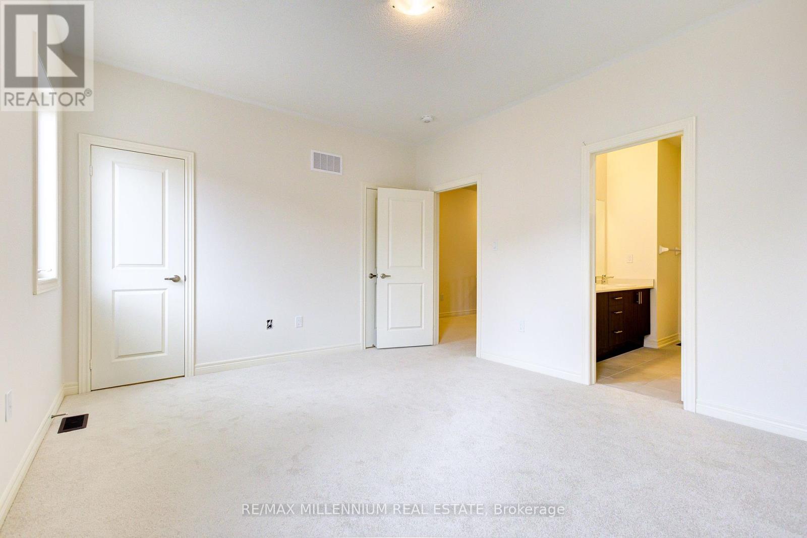 Photo 16 of 23 Gledhill Crescent, Cambridge ON