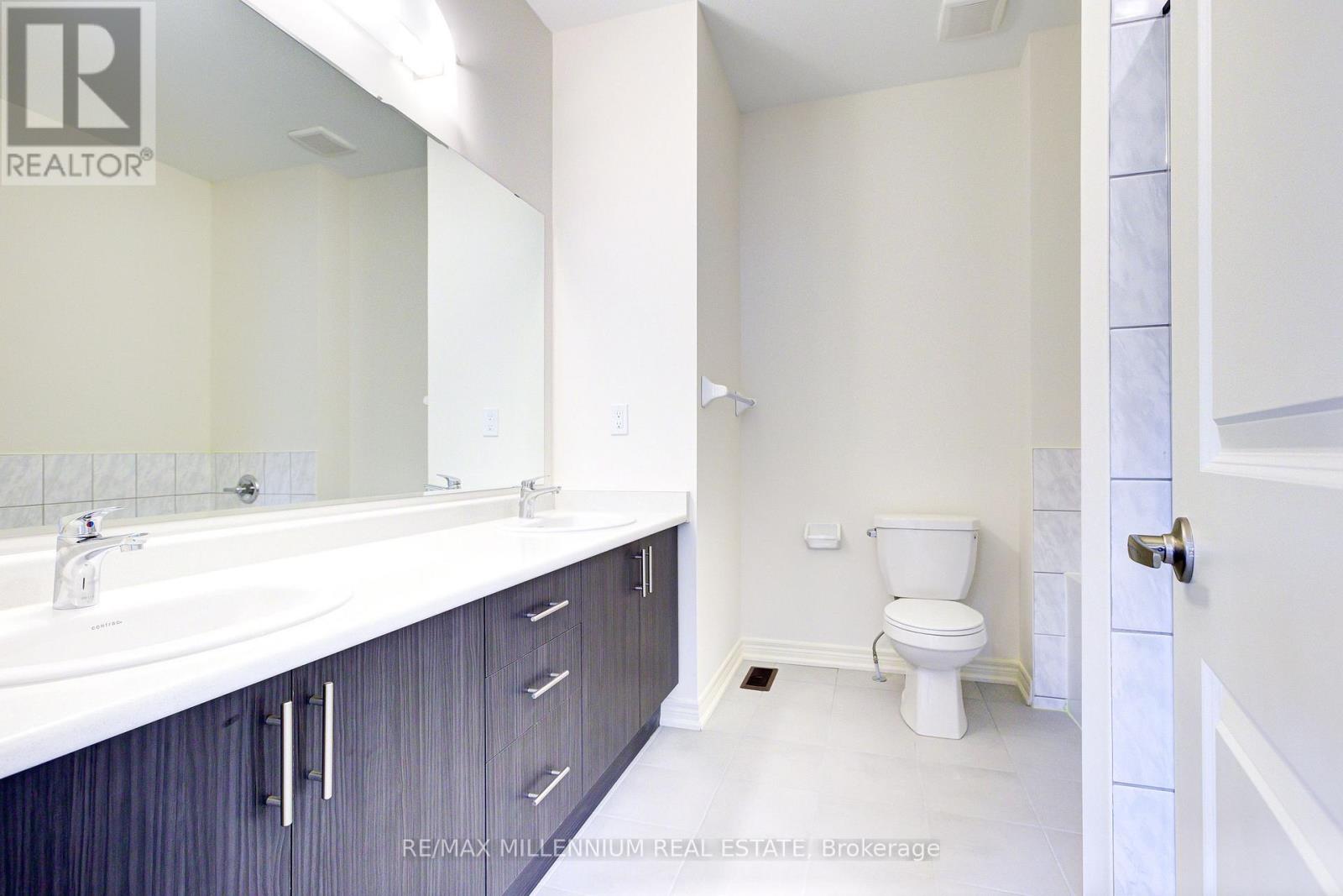 Photo 18 of 23 Gledhill Crescent, Cambridge ON