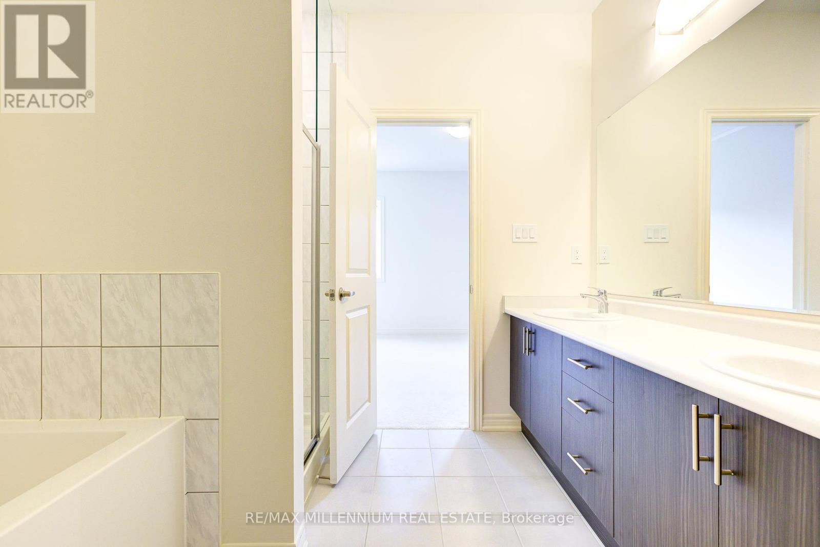 Photo 19 of 23 Gledhill Crescent, Cambridge ON