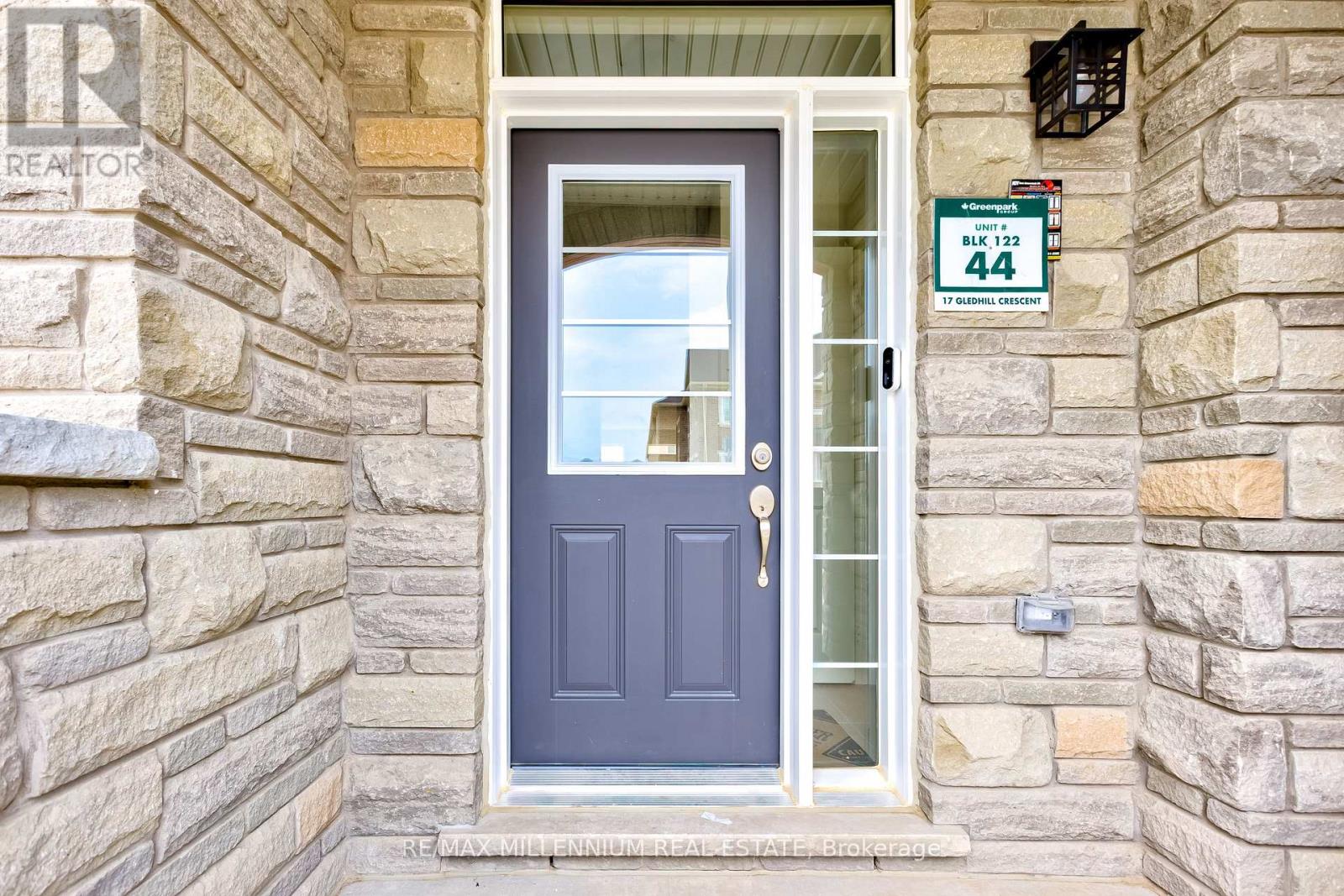 Photo 4 of 23 Gledhill Crescent, Cambridge ON