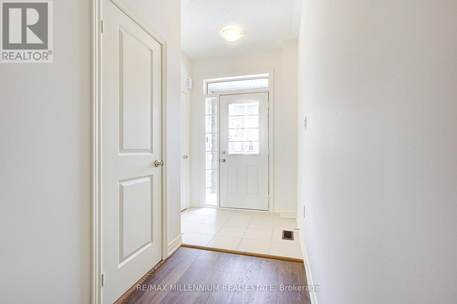 Photo 6 of 23 Gledhill Crescent, Cambridge ON