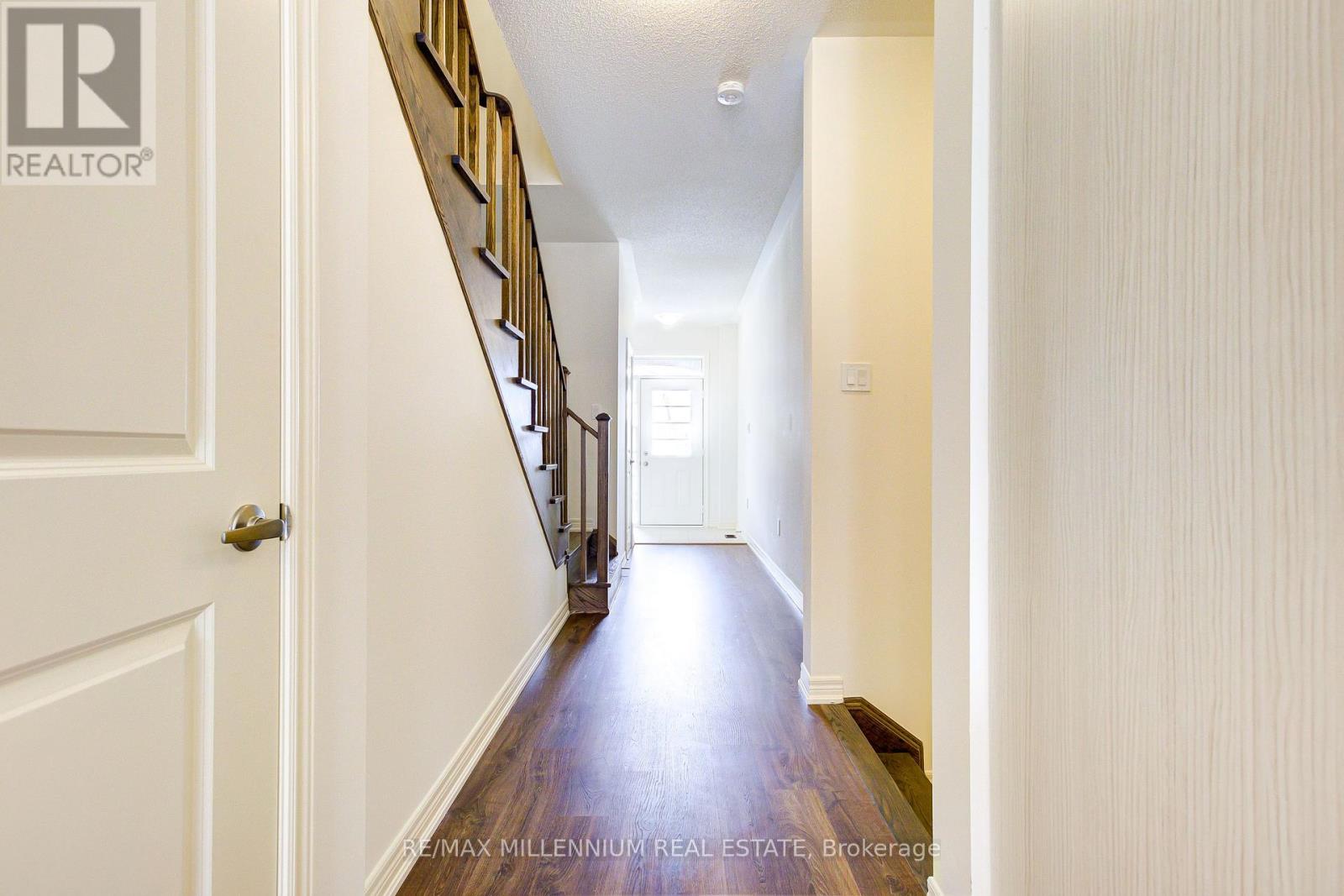 Photo 8 of 23 Gledhill Crescent, Cambridge ON