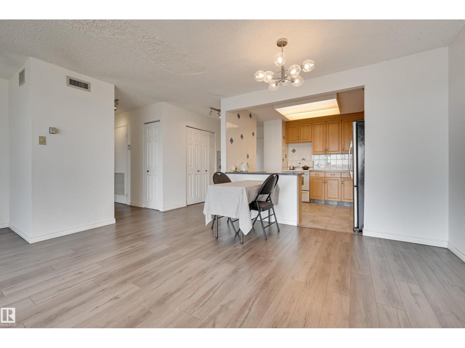 Photo 7 of 1204 11027 87 Av Nw, Edmonton AB