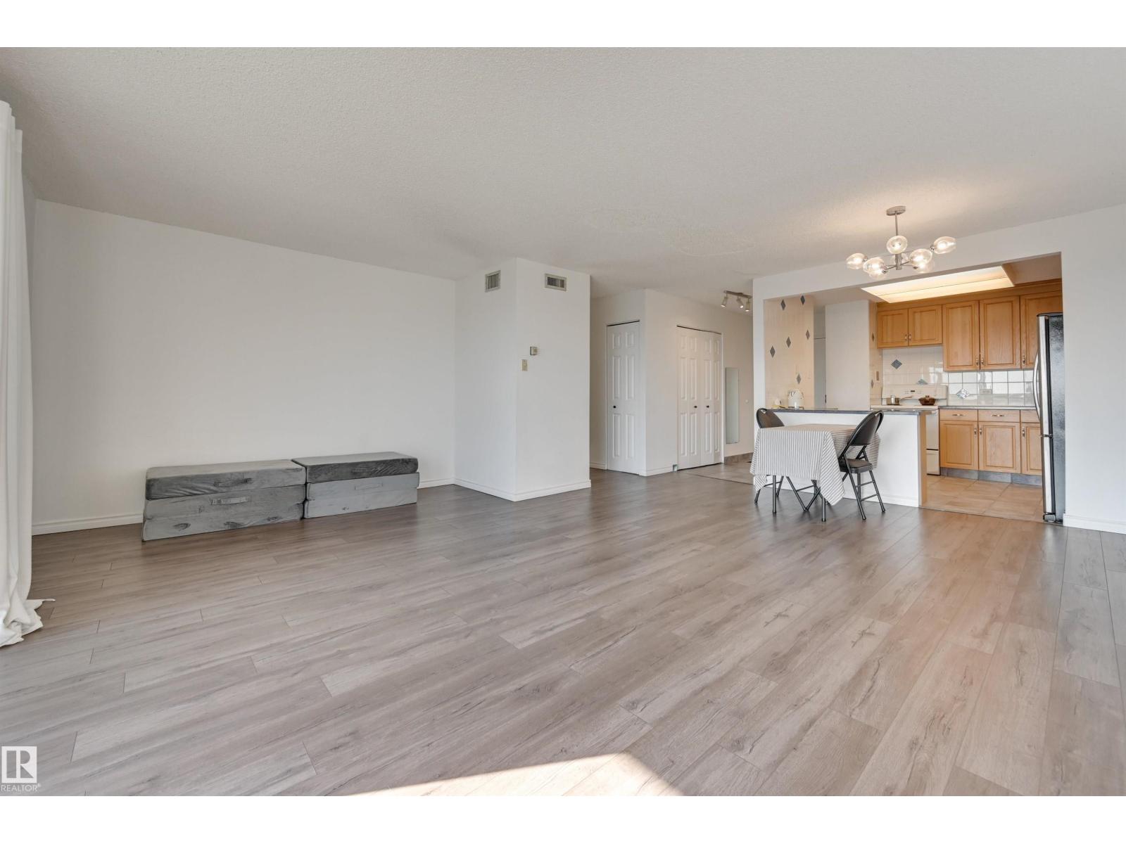 Photo 6 of 1204 11027 87 Av Nw, Edmonton AB