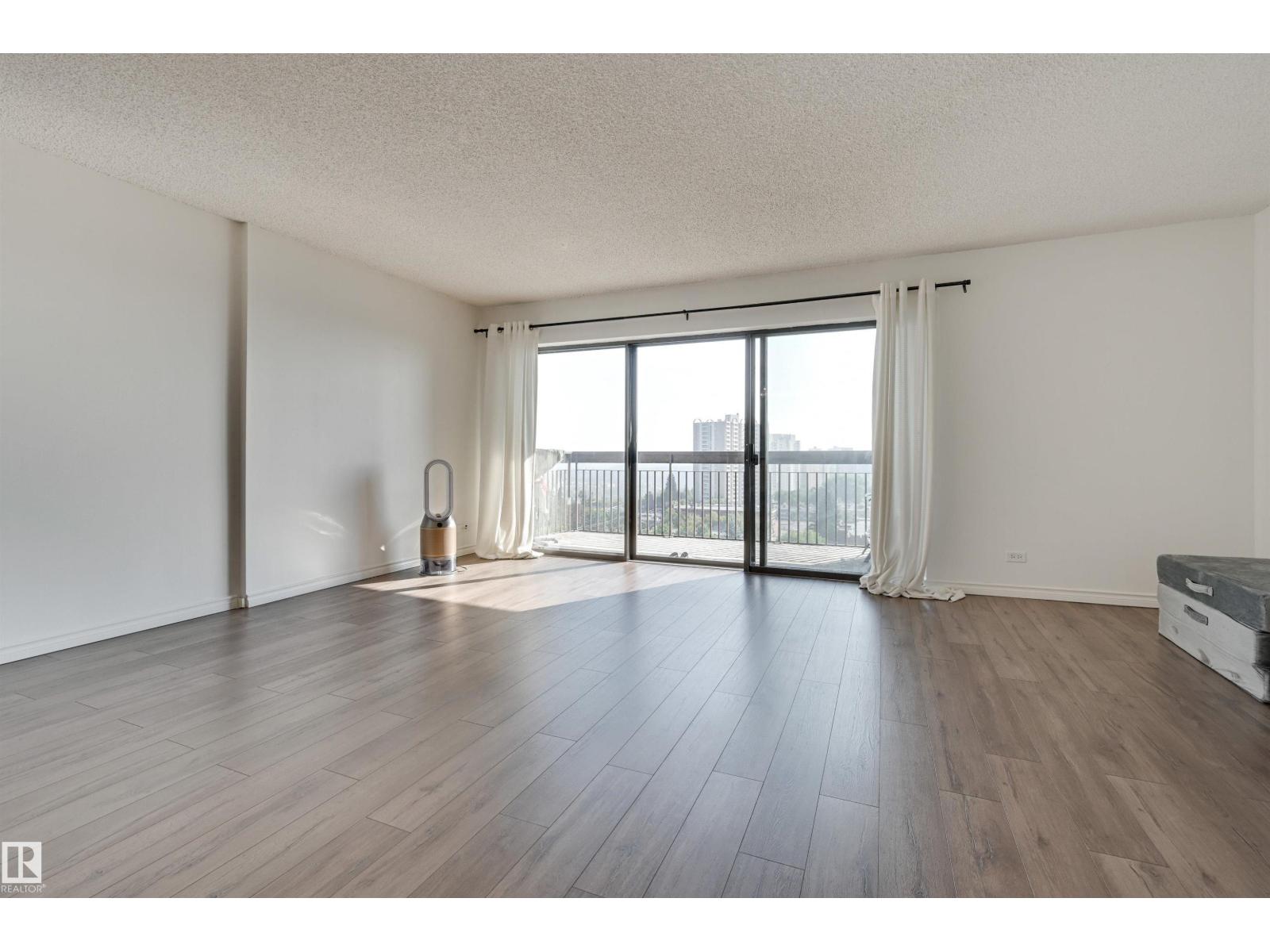 Photo 4 of 1204 11027 87 Av Nw, Edmonton AB