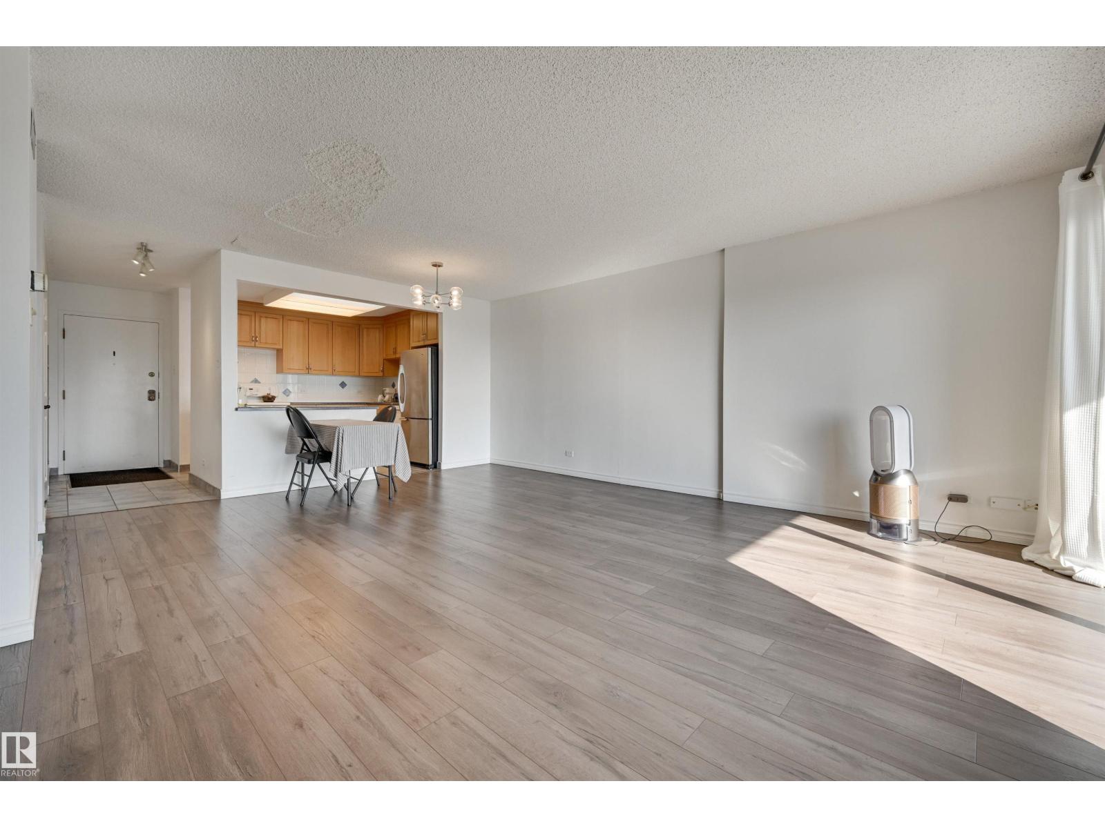 Photo 5 of 1204 11027 87 Av Nw, Edmonton AB