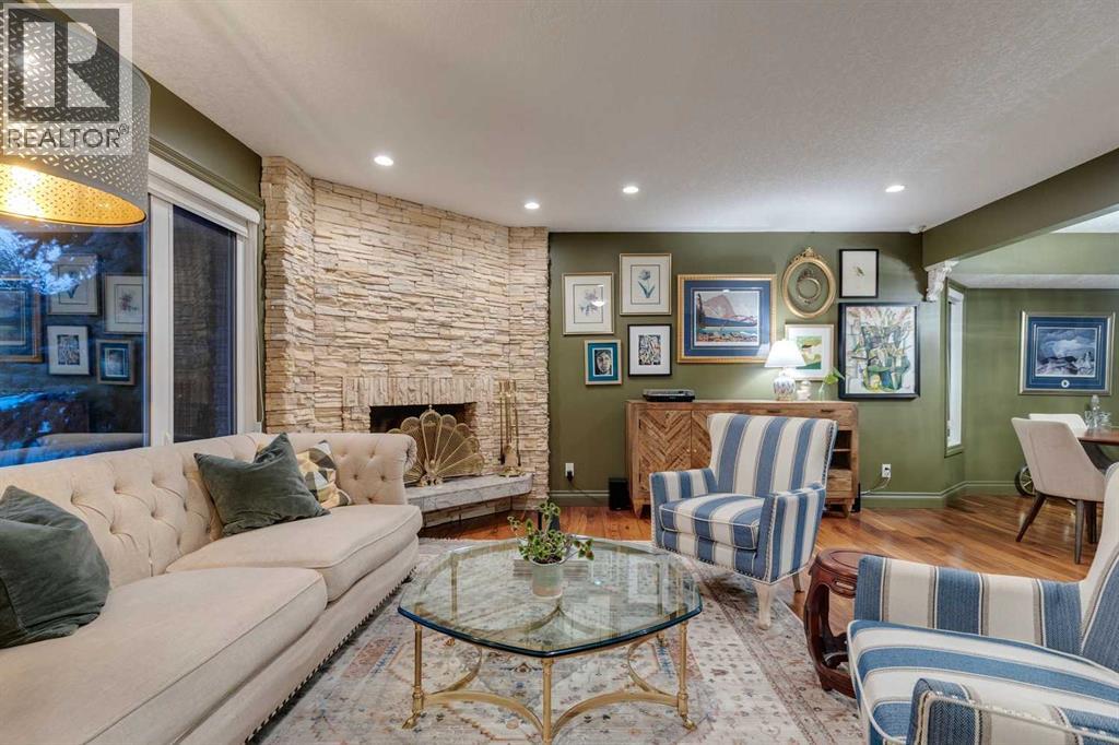 Photo 14 of 130 Windermere Road Sw, Calgary AB