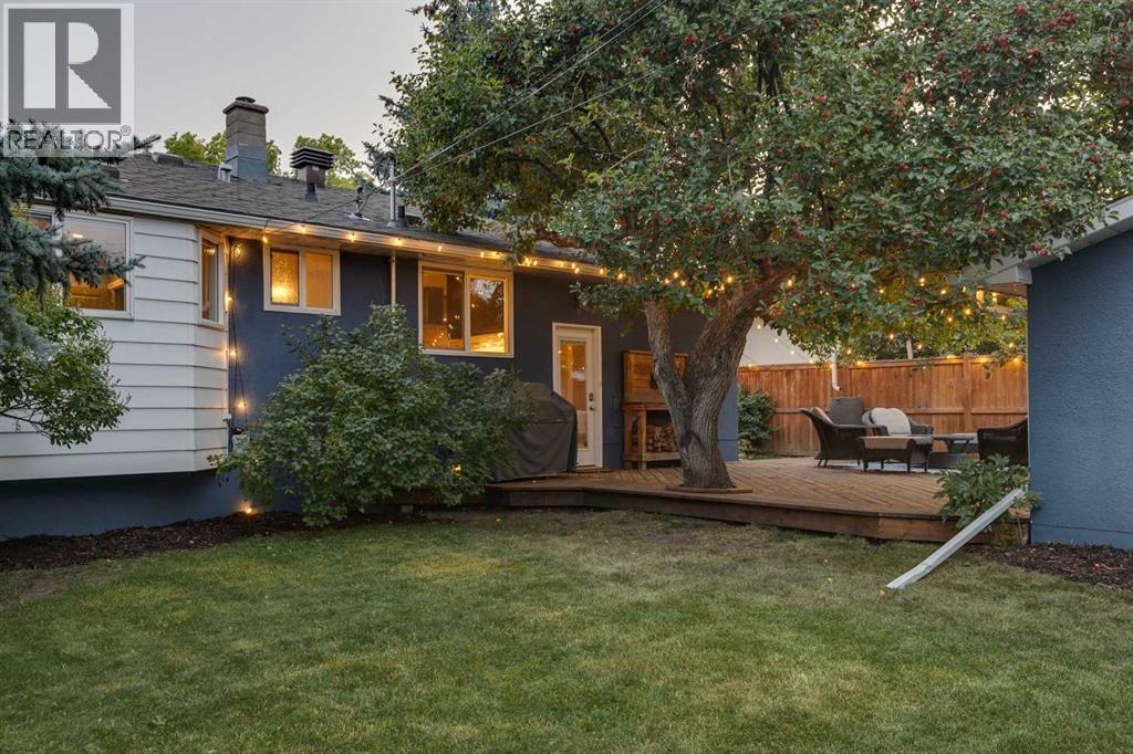Photo 45 of 130 Windermere Road Sw, Calgary AB