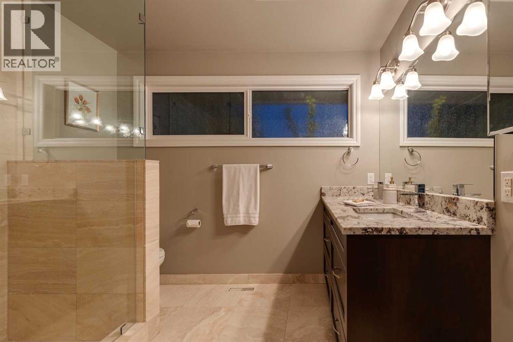 Photo 25 of 130 Windermere Road Sw, Calgary AB