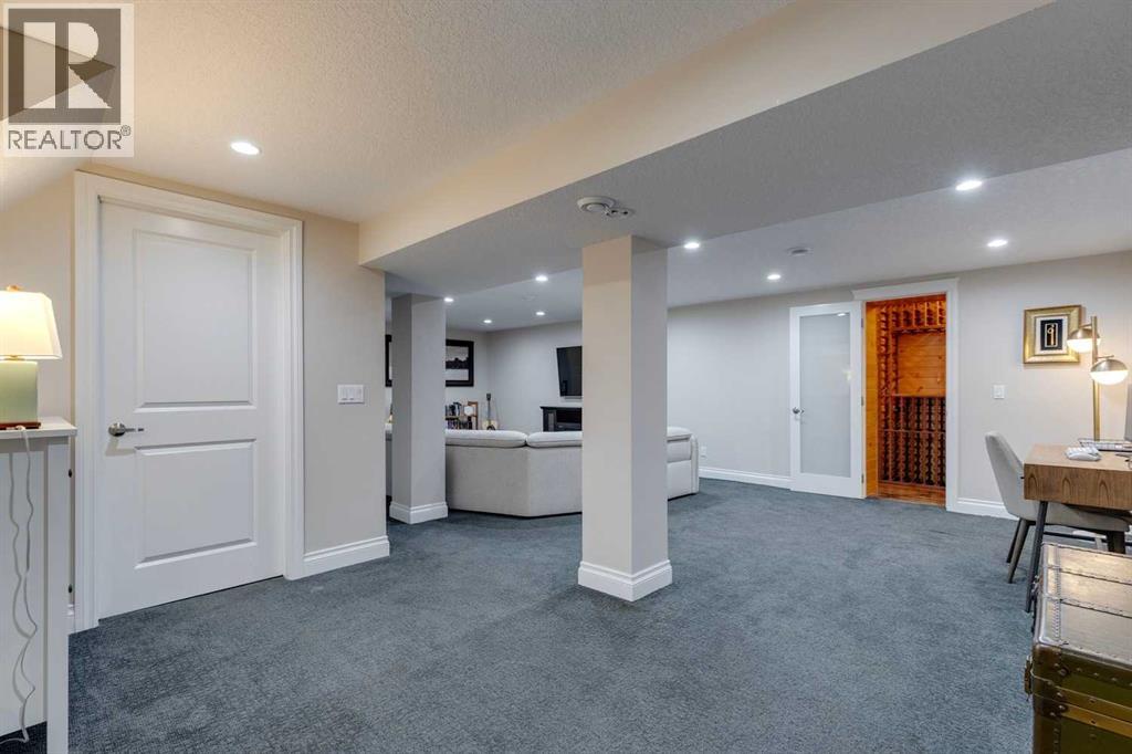 Photo 37 of 130 Windermere Road Sw, Calgary AB
