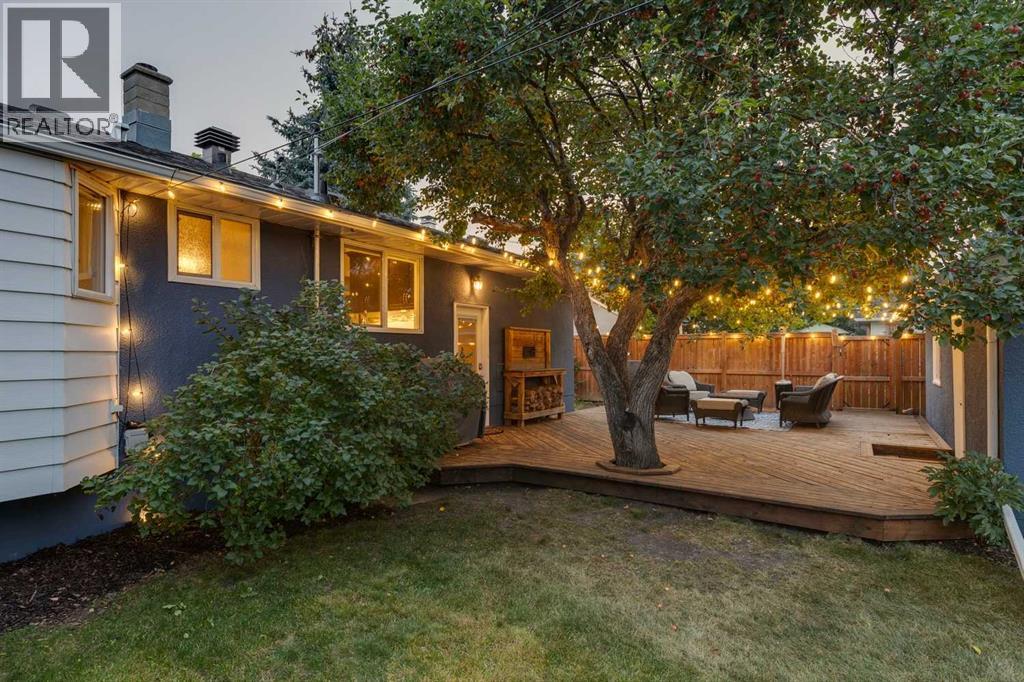 Photo 48 of 130 Windermere Road Sw, Calgary AB
