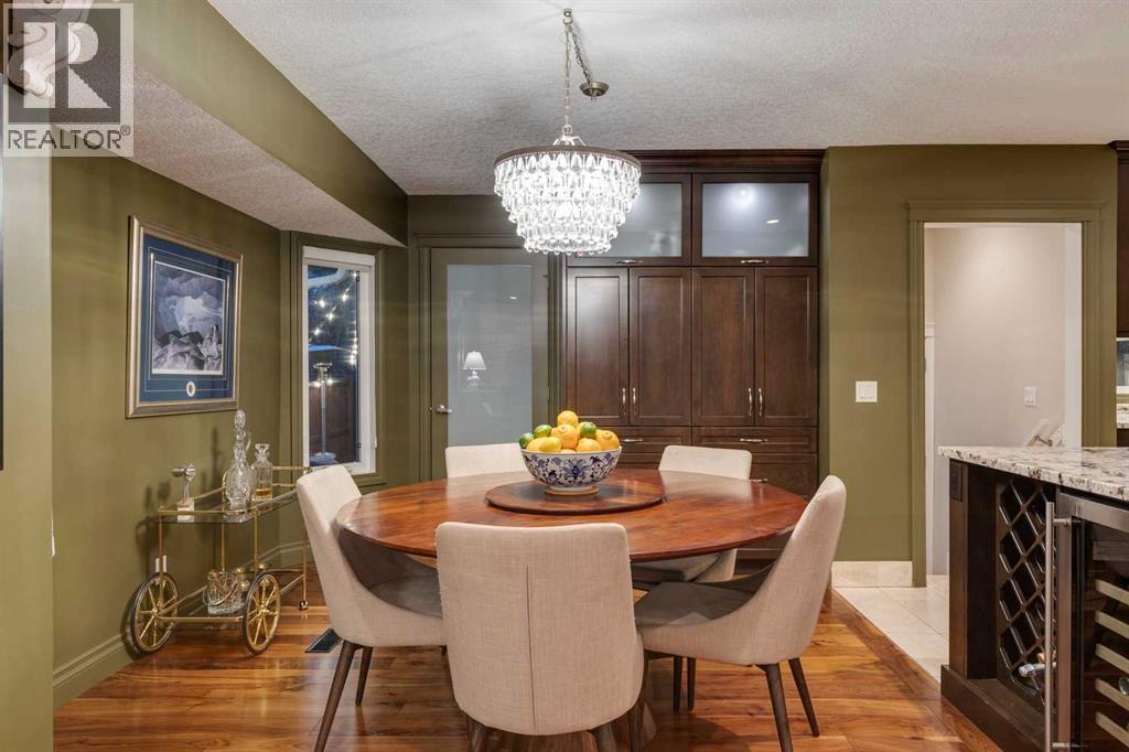 Photo 16 of 130 Windermere Road Sw, Calgary AB
