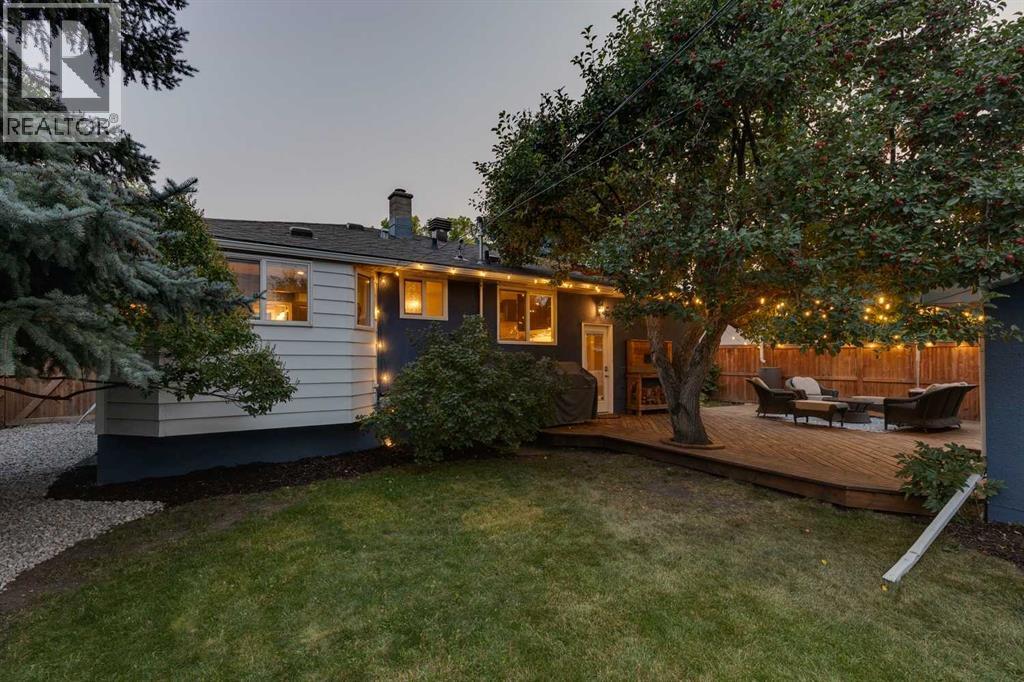 Photo 49 of 130 Windermere Road Sw, Calgary AB