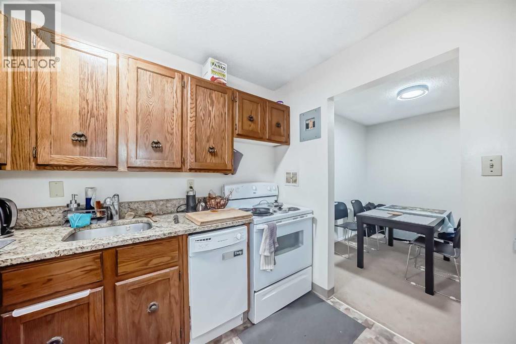 Photo 9 of 7312 315 Southampton Drive, Calgary AB