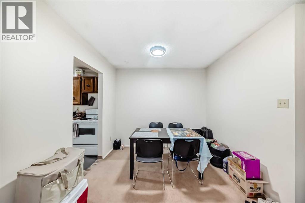 Photo 11 of 7312 315 Southampton Drive, Calgary AB