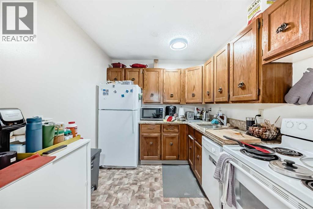 Photo 6 of 7312 315 Southampton Drive, Calgary AB