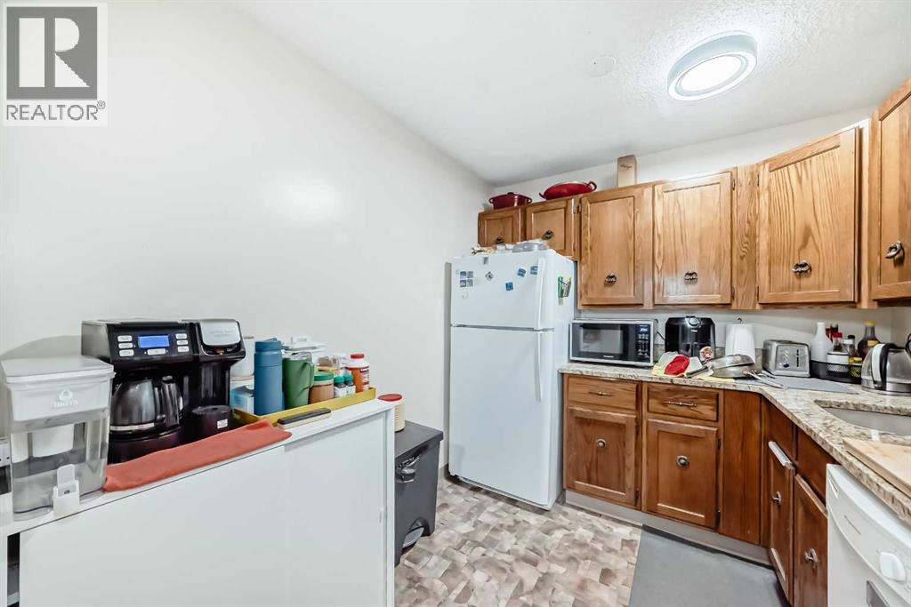 Photo 7 of 7312 315 Southampton Drive, Calgary AB